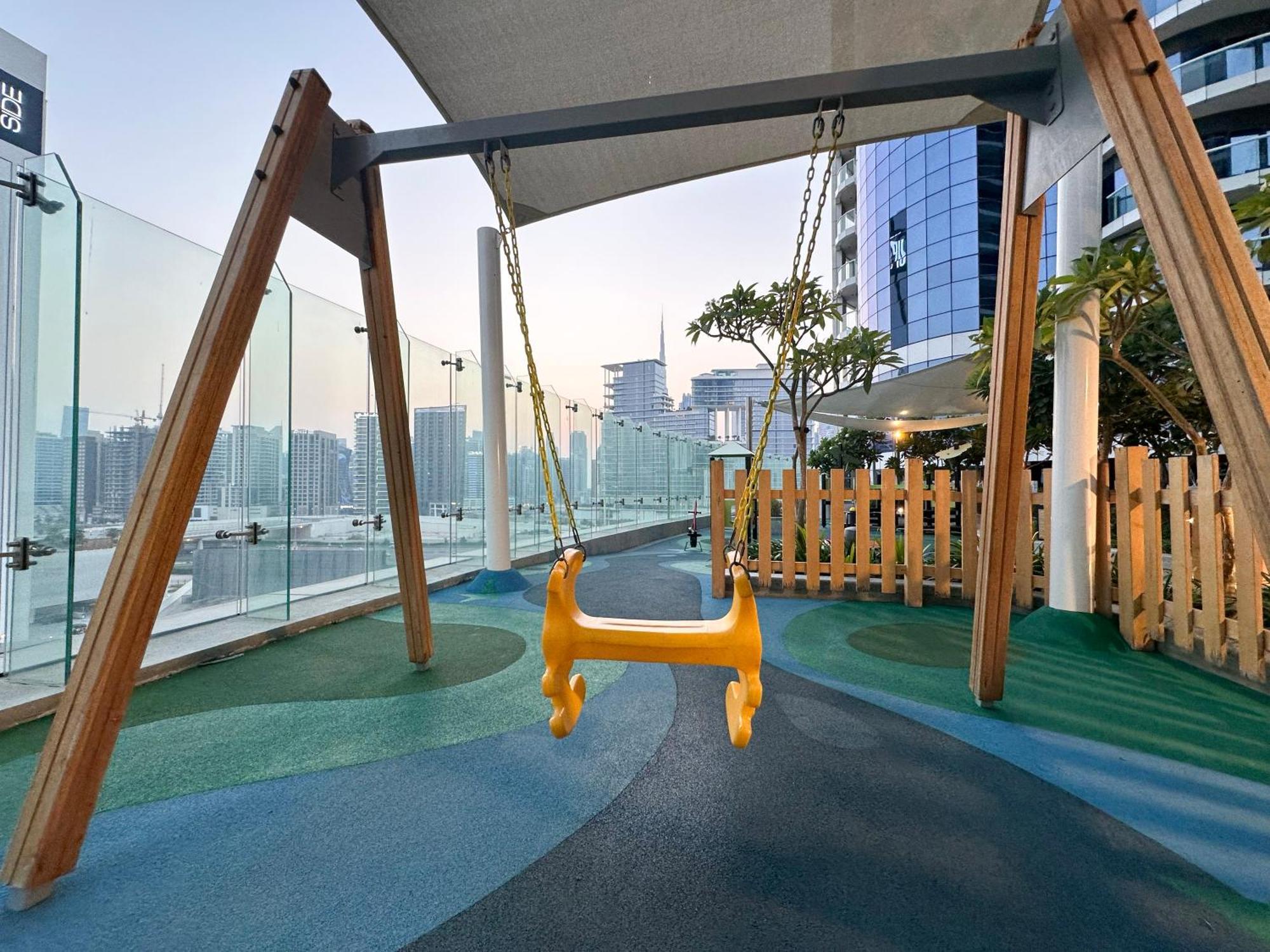 Luxurious 2bdr In Paramount Towers With Burj Khalifa Views * Dubai