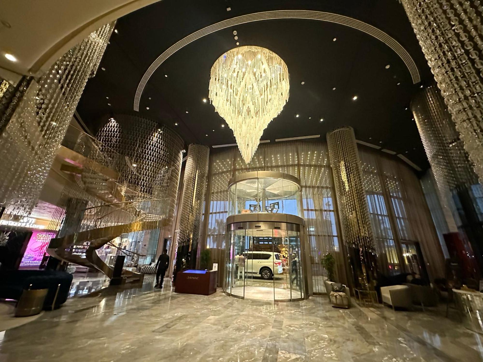 Luxurious 2bdr In Paramount Towers With Burj Khalifa Views Dubai