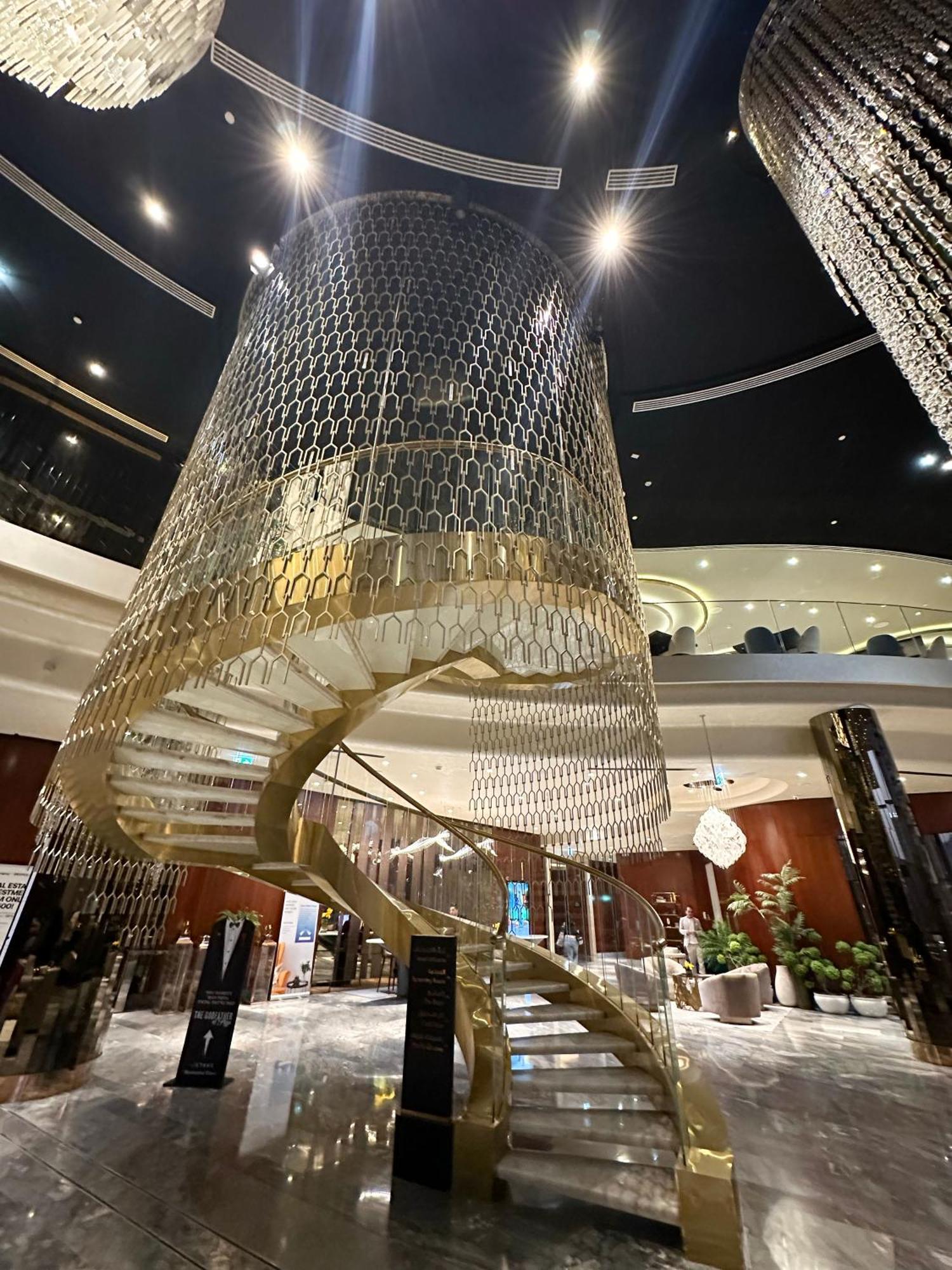 Apartment Luxurious 2bdr In Paramount Towers With Burj Khalifa Views *