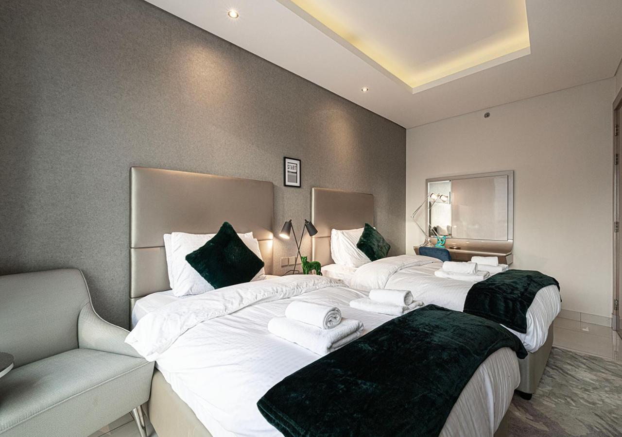 Luxurious 2bdr In Paramount Towers With Burj Khalifa Views * Dubai