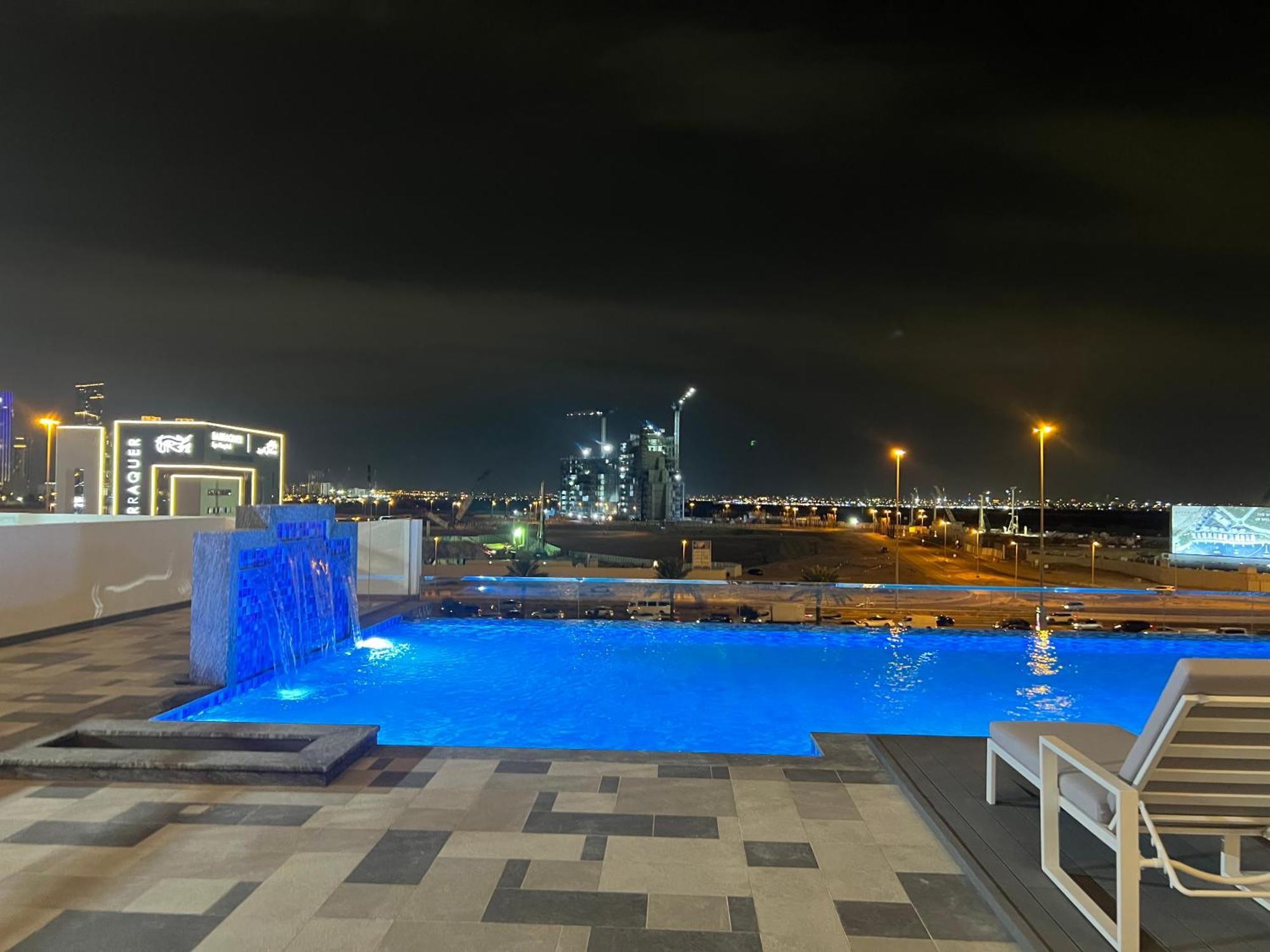 Modern With Burj Khalifa Views & Infinity Pool
