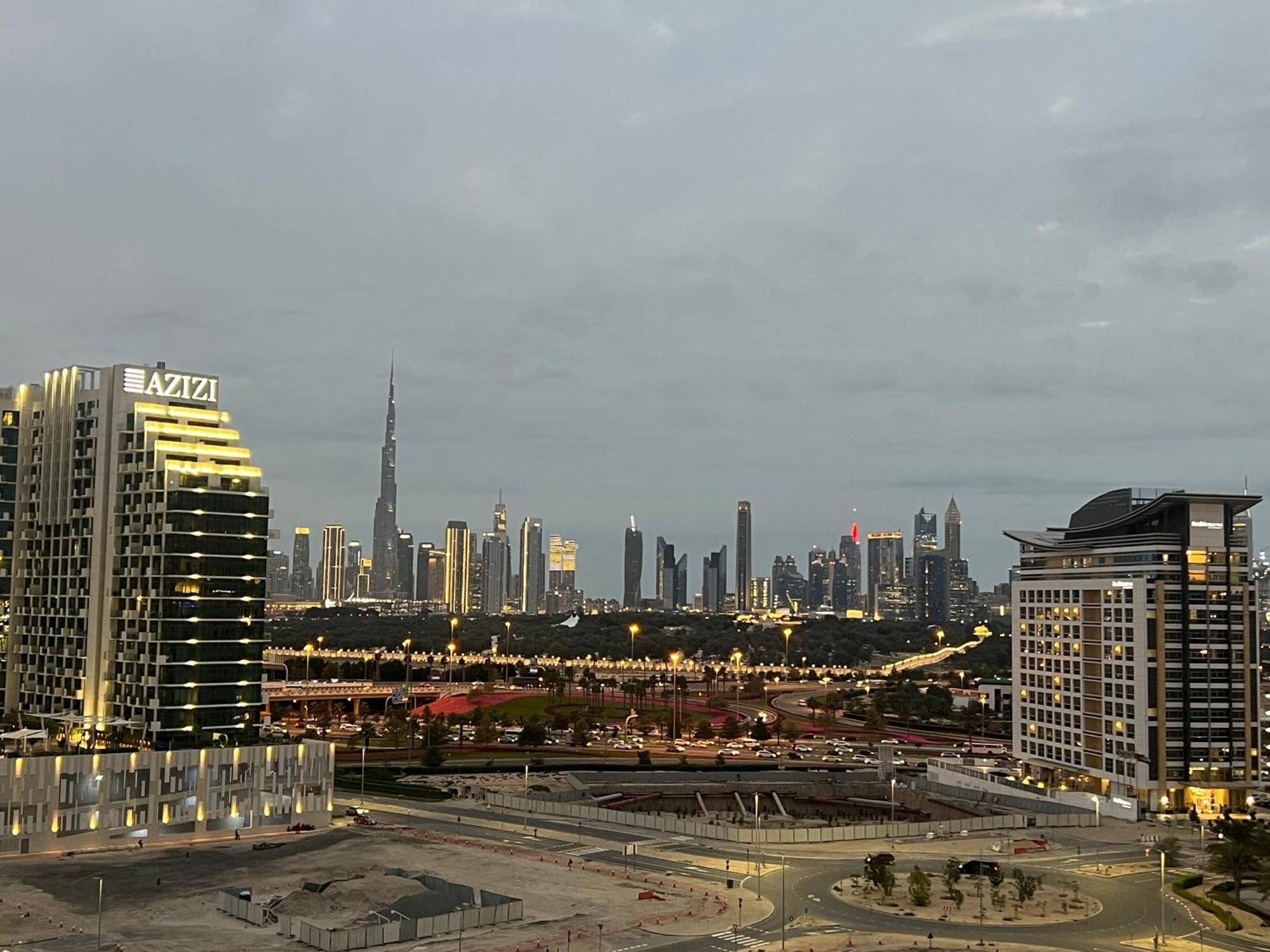 Apartment Modern With Burj Khalifa Views & Infinity Pool Dubai
