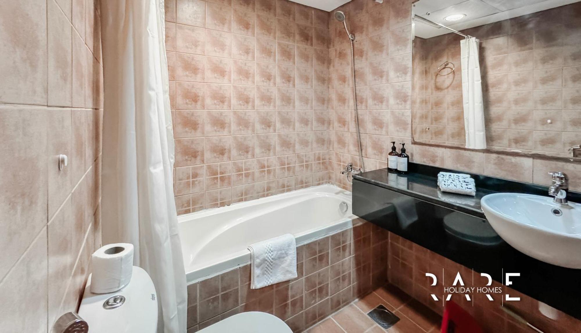 Apartment Rare Homes - View - The Crescent Tower - Production - R1611