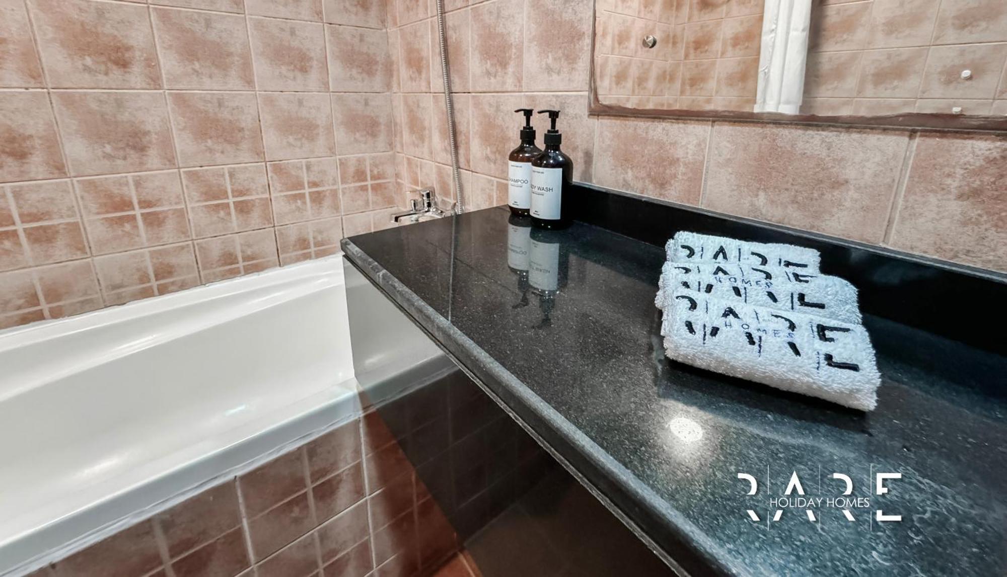 Apartment Rare Homes - View - The Crescent Tower - Production - R1611 Dubai