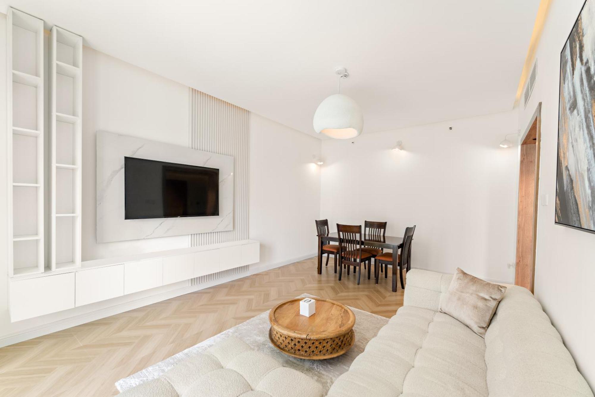 Stunning 1br Close To Marina Walk Apartment *
