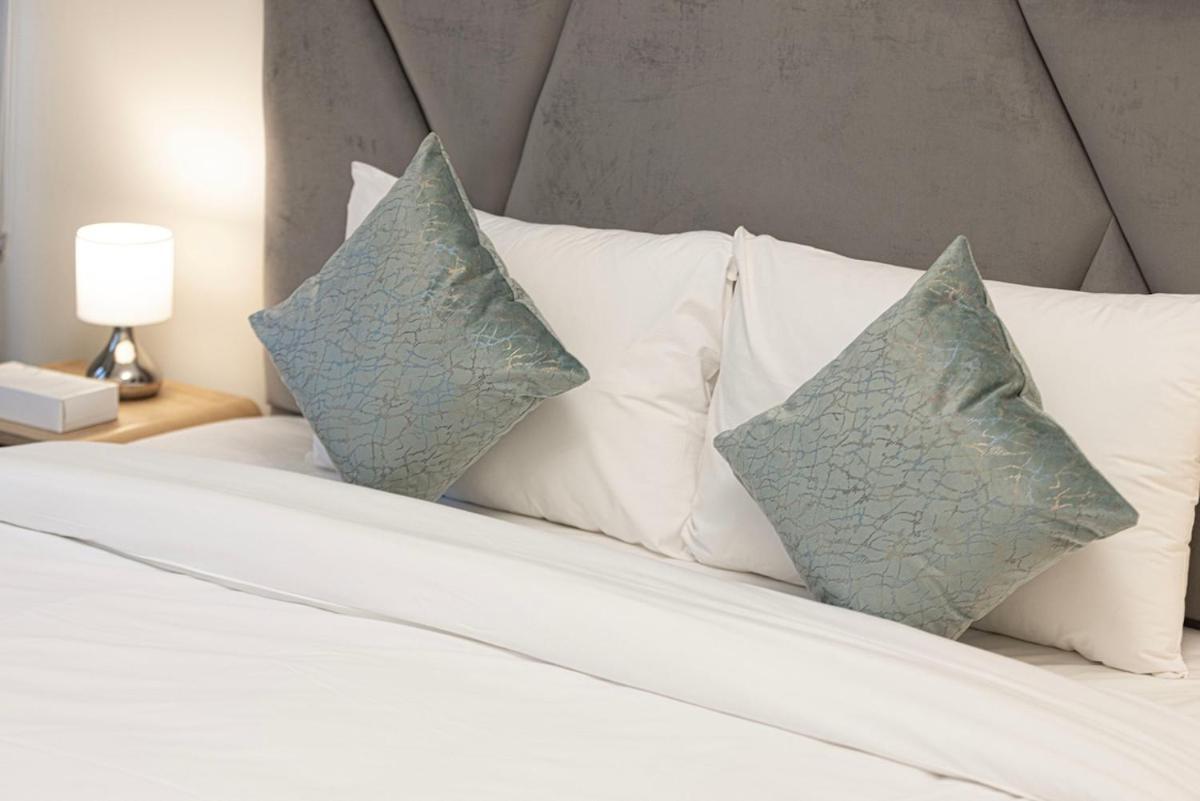 Apartment Elegant With Terrace 7 Min Burj Khalifa *