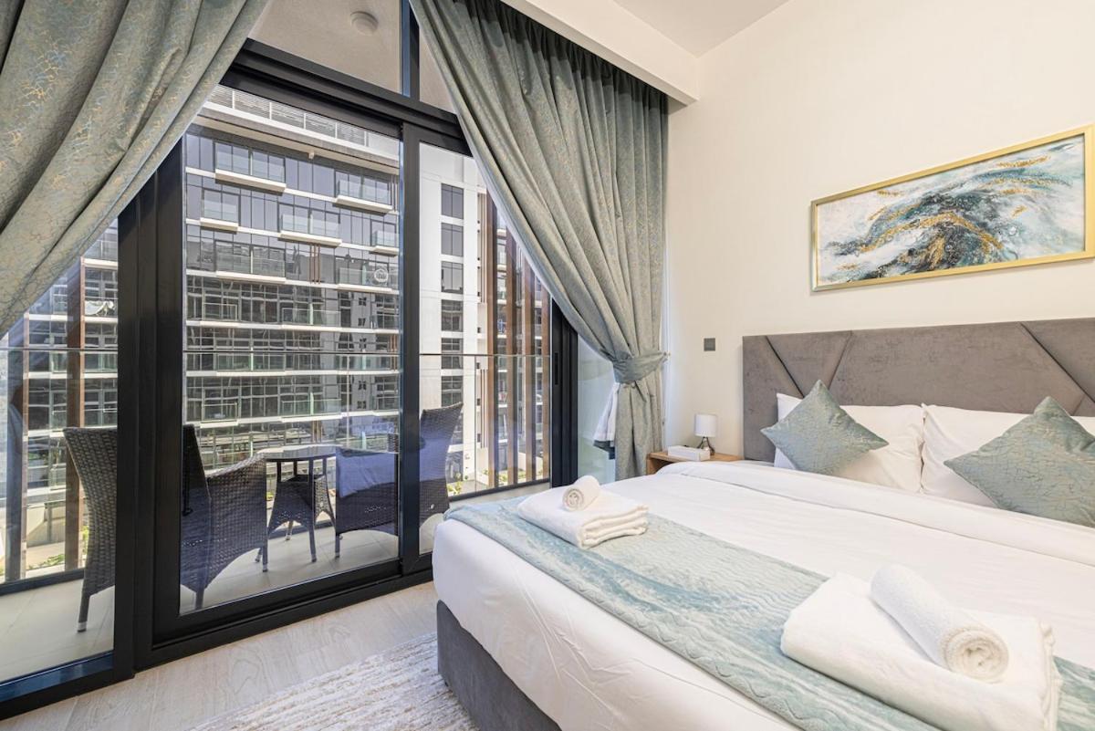 Elegant With Terrace 7 Min Burj Khalifa * Dubai