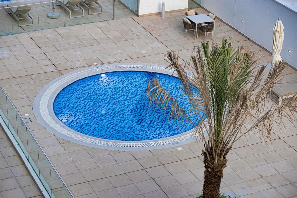 Elegant With Terrace 7 Min Burj Khalifa *