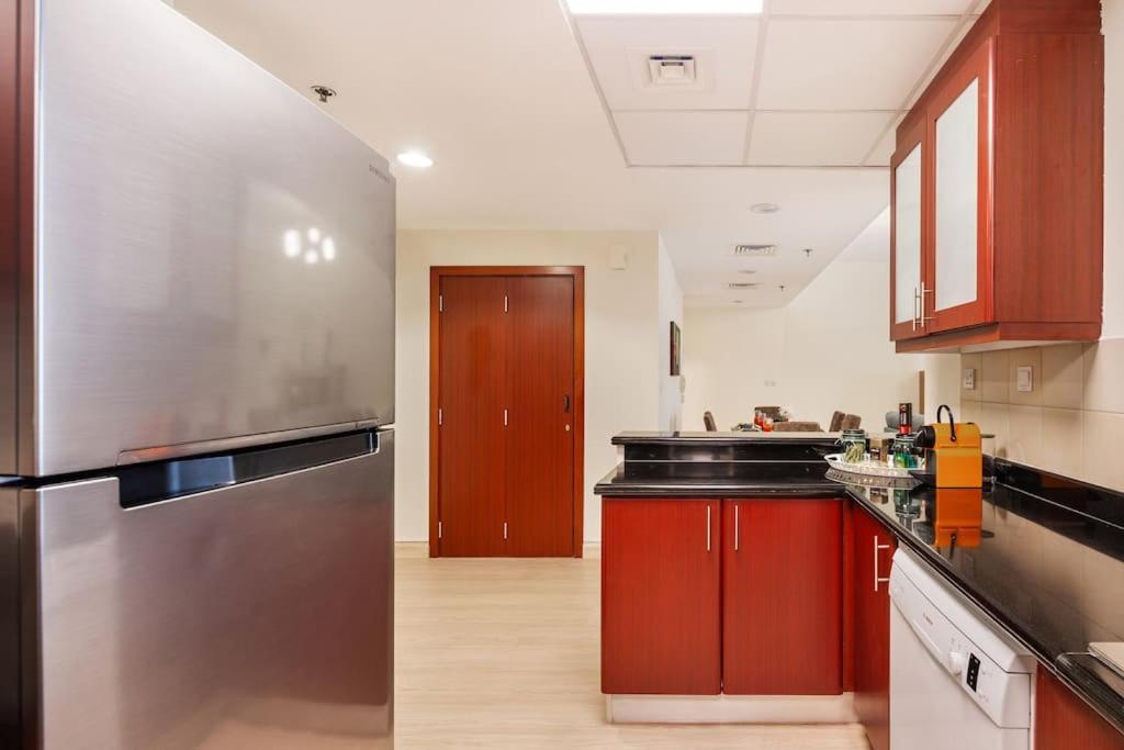Apartment Luxury 1 Bedroom In Jbr With Access Dubai
