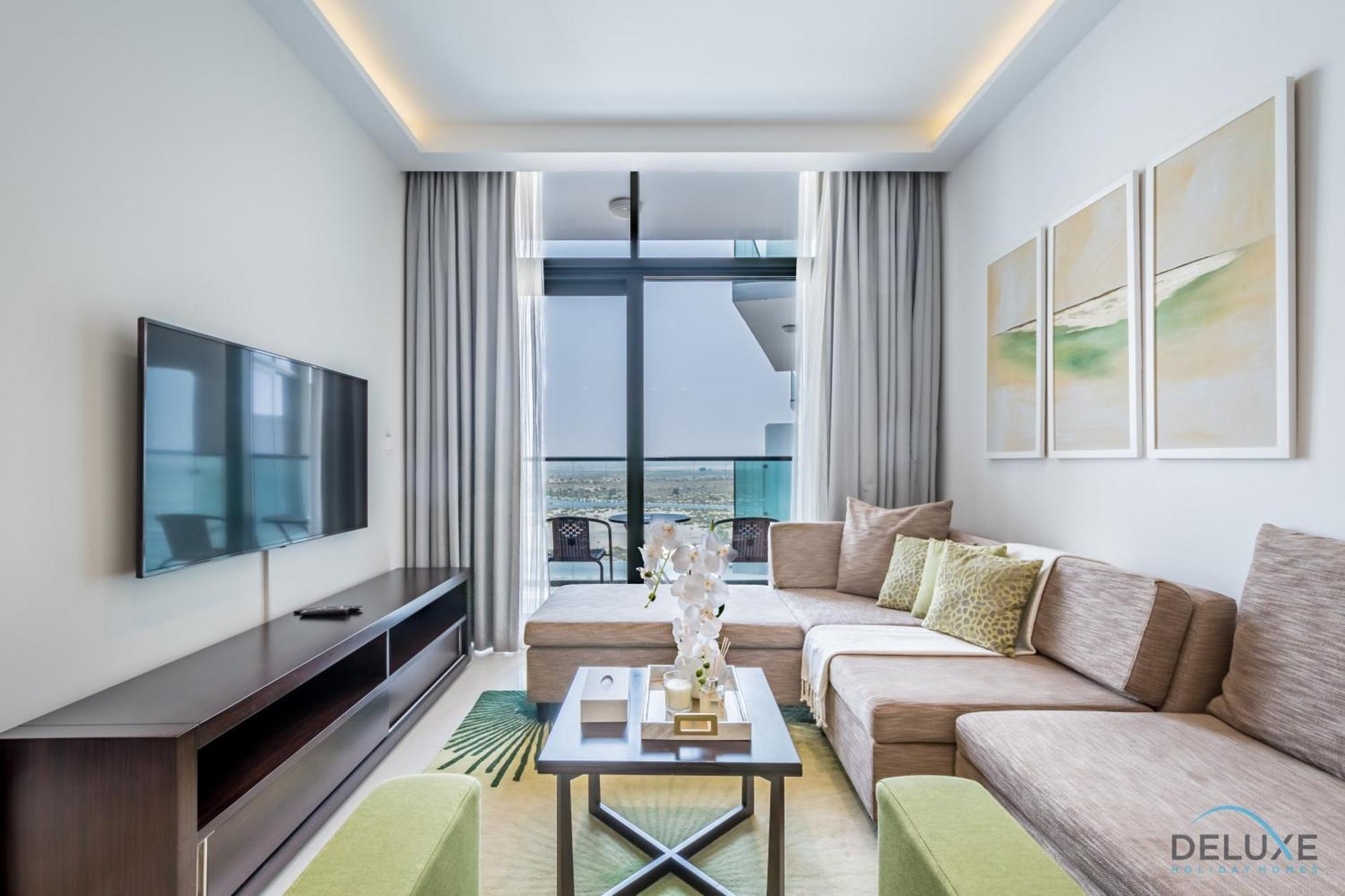 Apartment Cosmopolitan 1br In Celestia B, South By Deluxe Homes