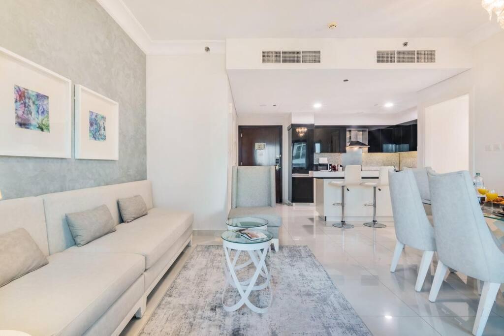 Apartment First Class 3br Elegance And Grandeur Dubai