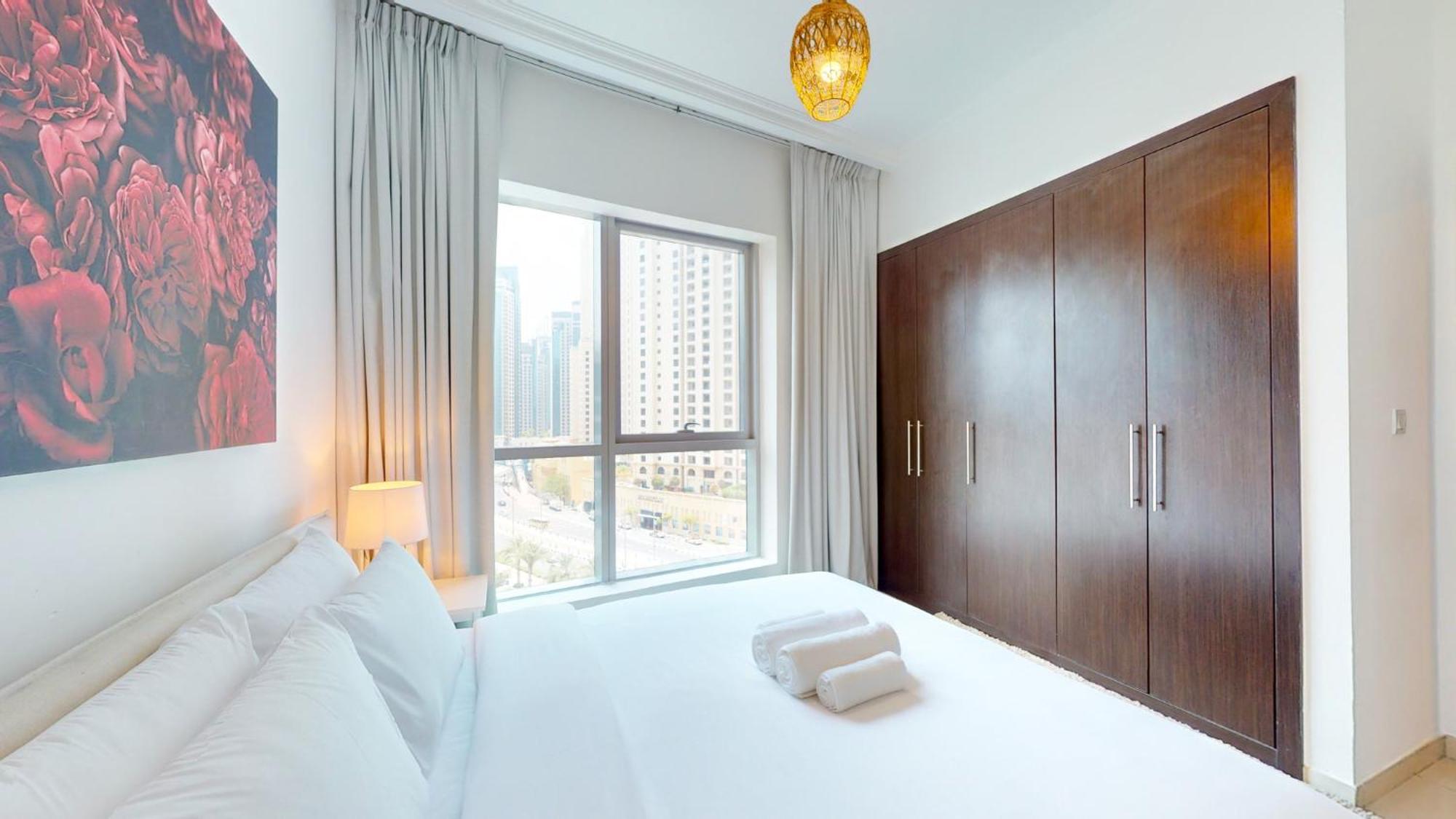 Bay 2 - Charming One Bedroom Apartment Dubai