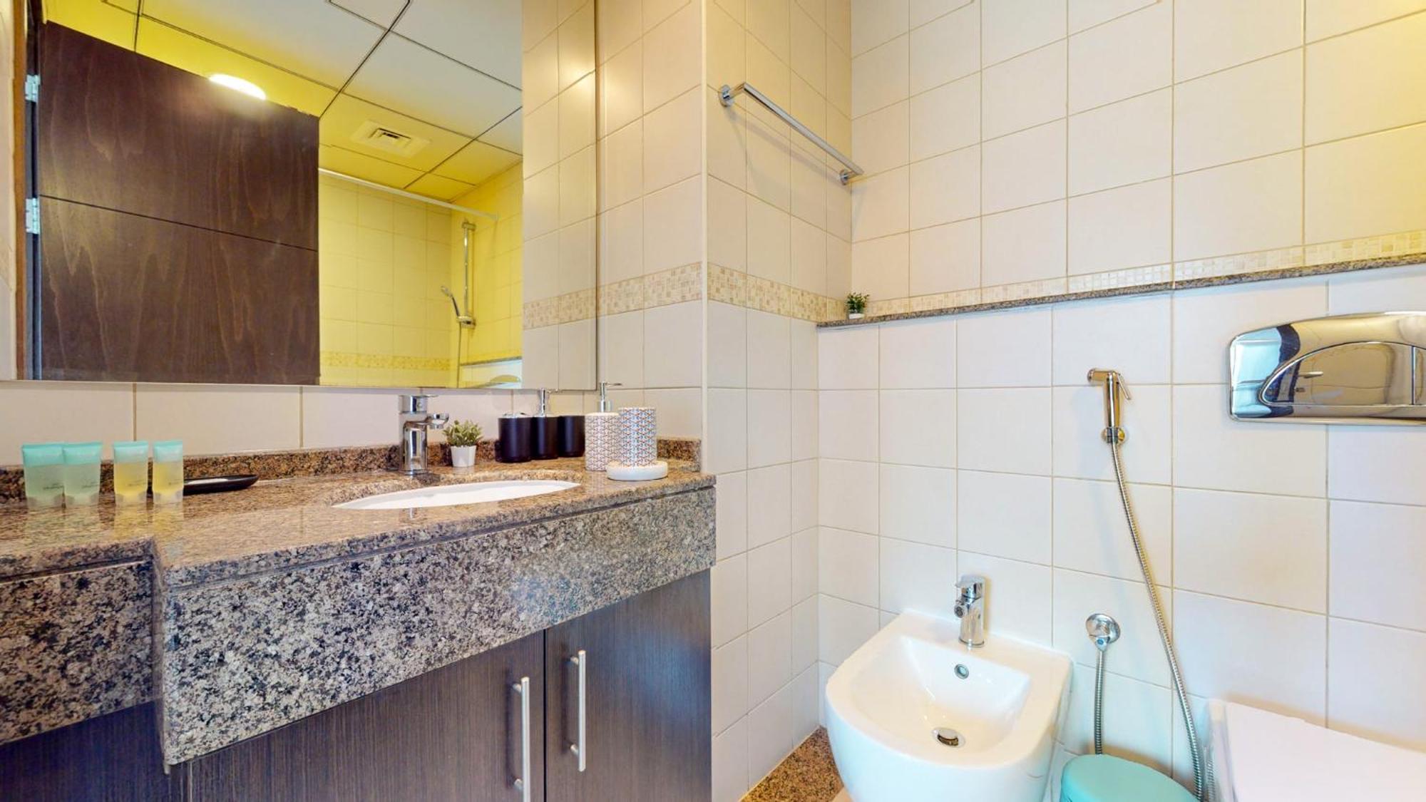 Bay 2 - Charming One Bedroom Apartment Dubai