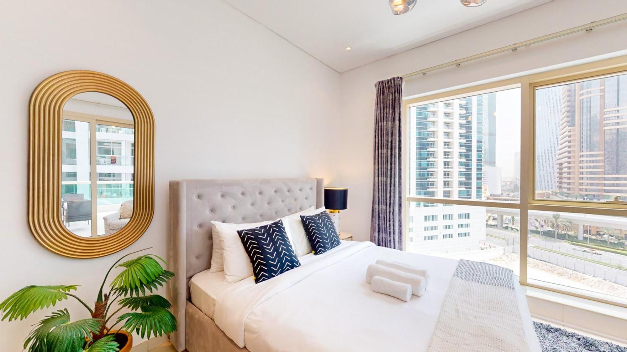 Royal Oceanic Tower 1 - Spacious * Dubai