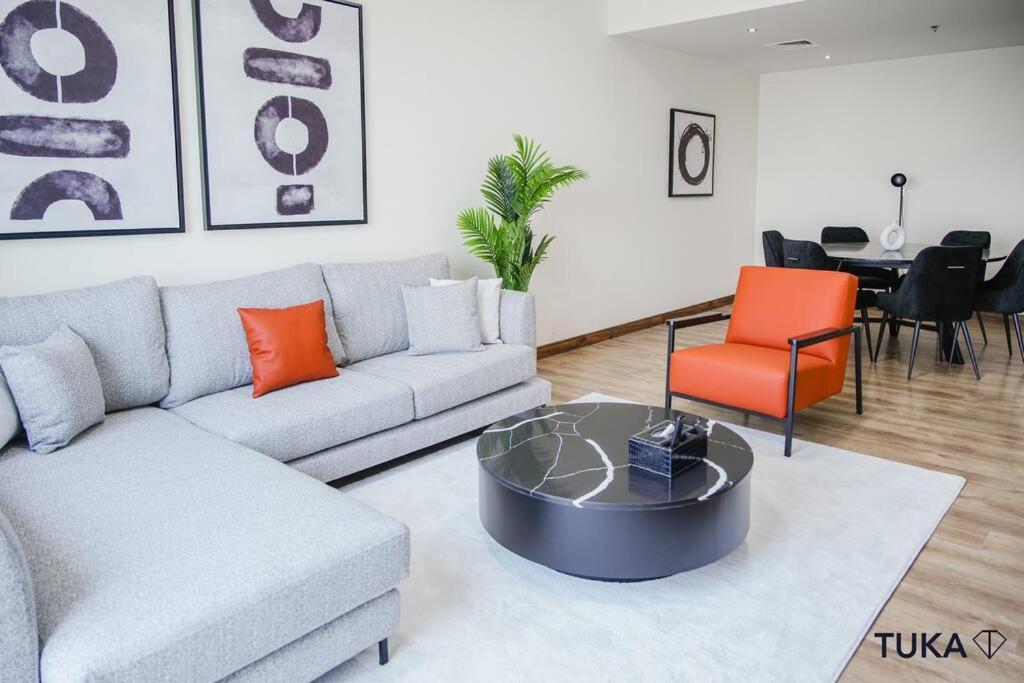 3-bhk - Marina - 44th Floor - 5mins To *