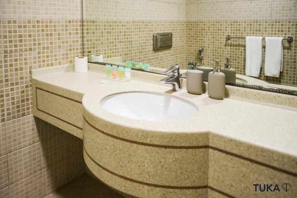 3-bhk - Marina - 44th Floor - 5mins To Dubai