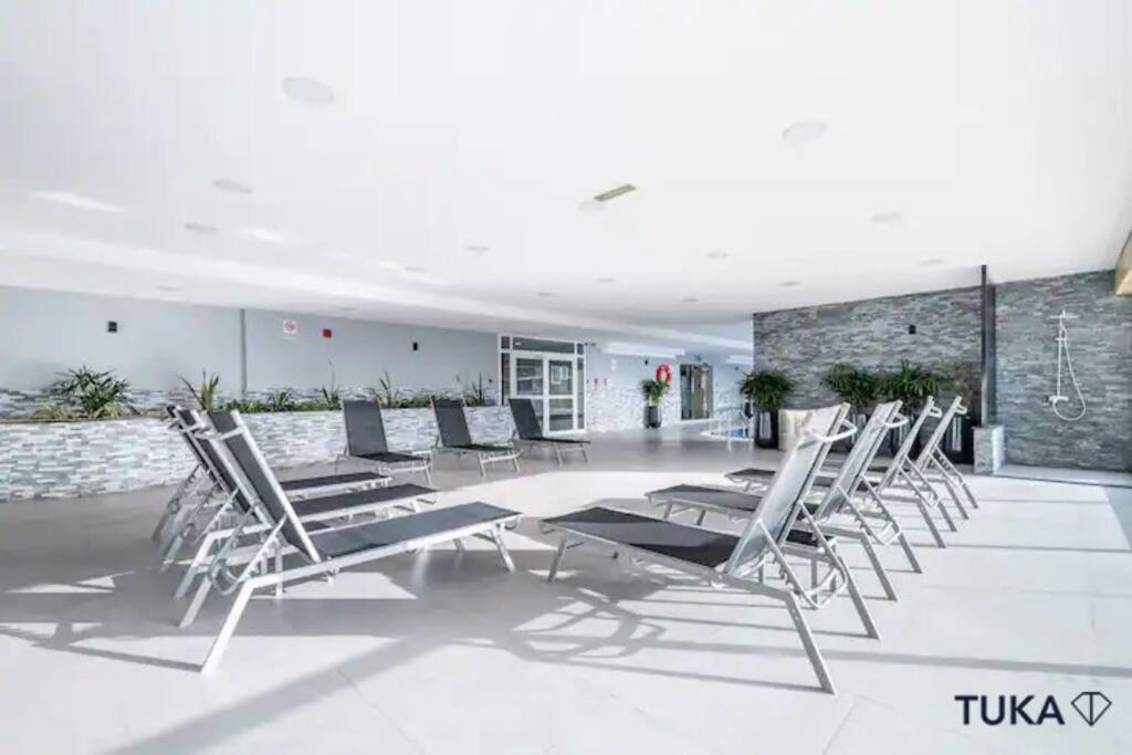 3-bhk - Marina - 44th Floor - 5mins To *