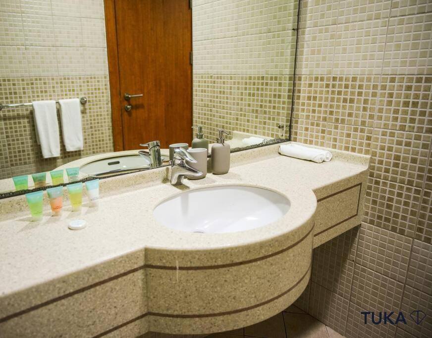 3-bhk - Marina - 44th Floor - 5mins To * Dubai
