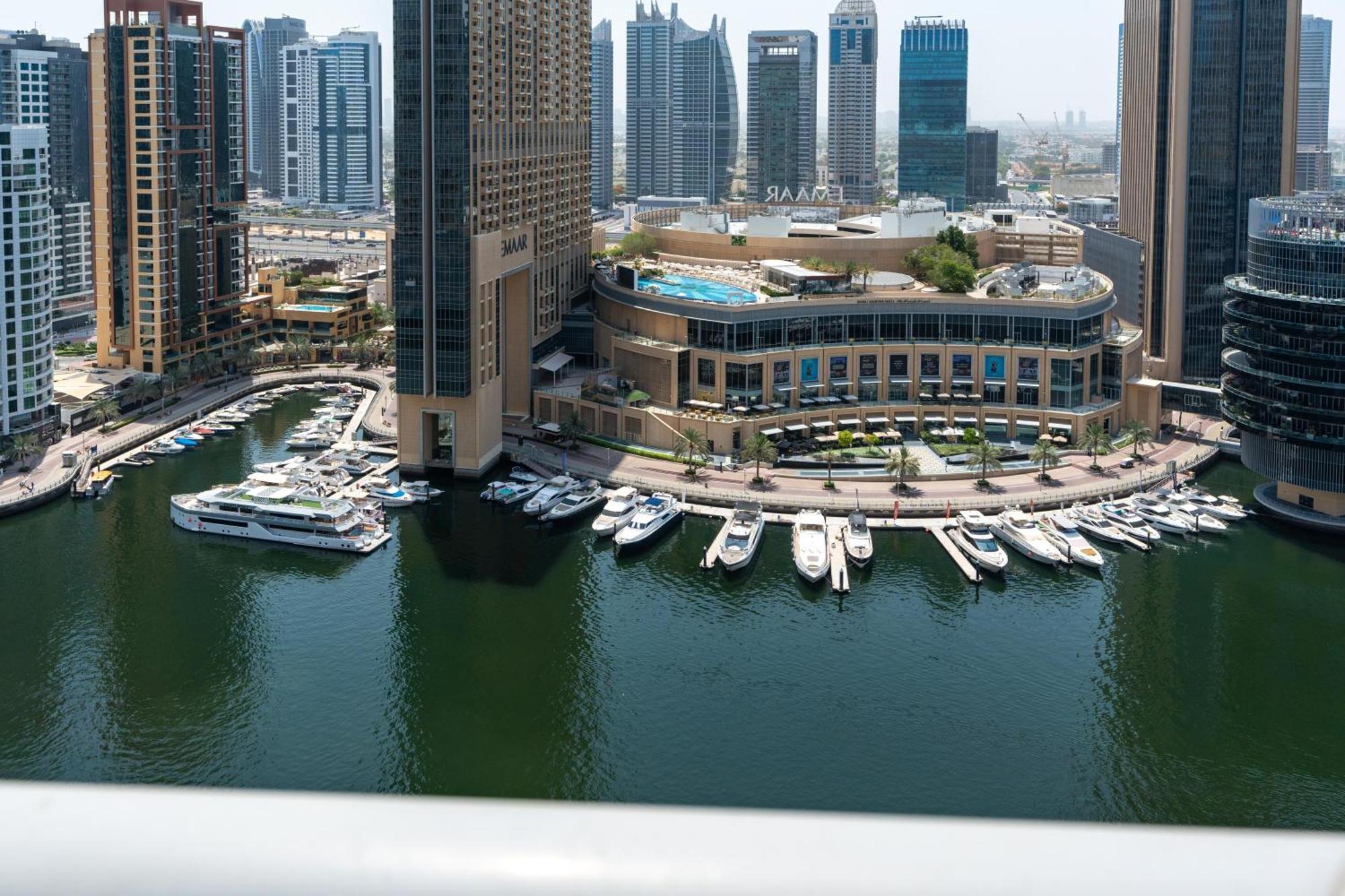 Vacay Lettings - Bay Tower - Dubai