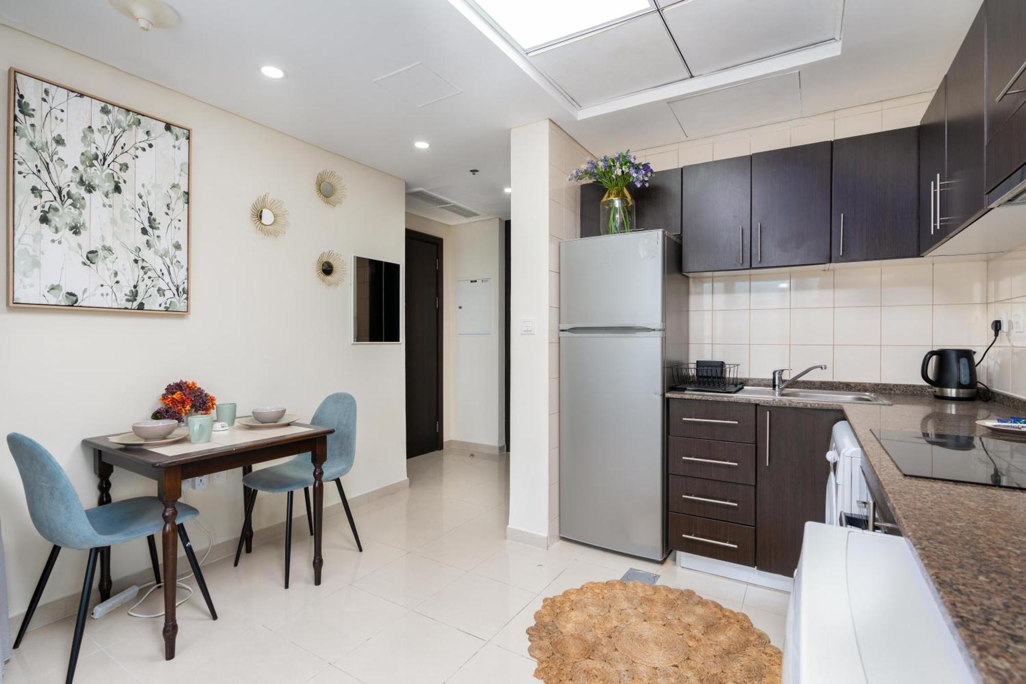 Vacay Lettings - Bay Tower - * Dubai
