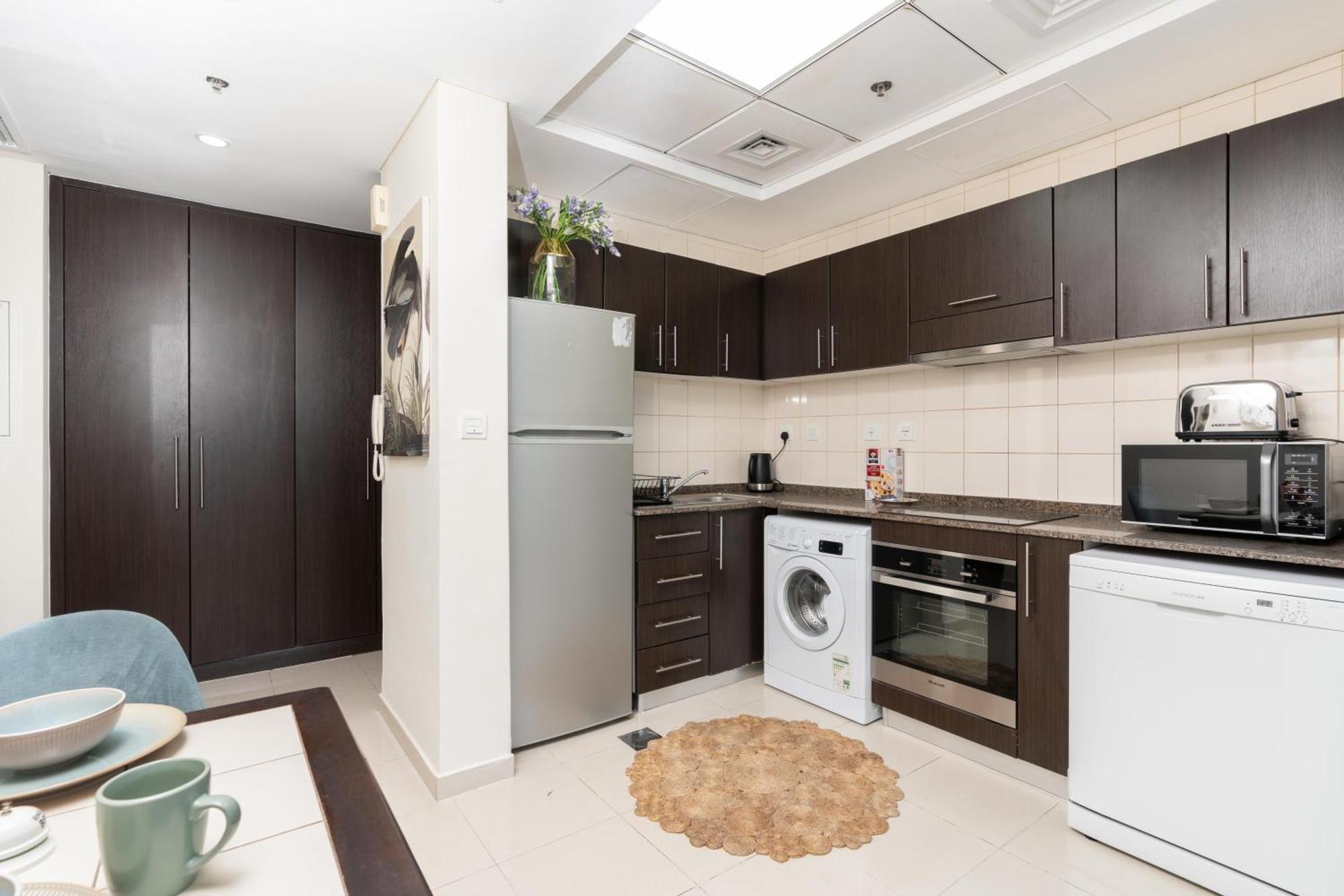 Vacay Lettings - Bay Tower - Apartment Dubai