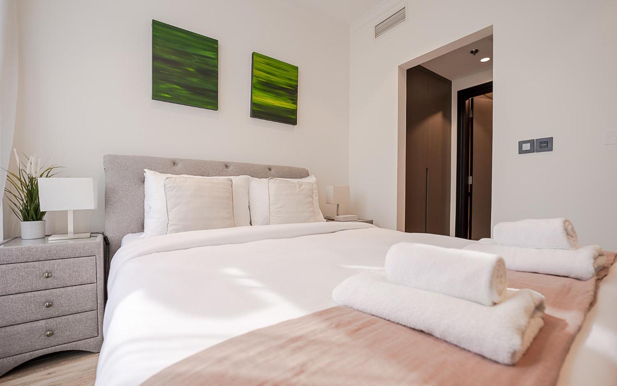 Apartment Modern Jvc 1br With Spacious Terrace *