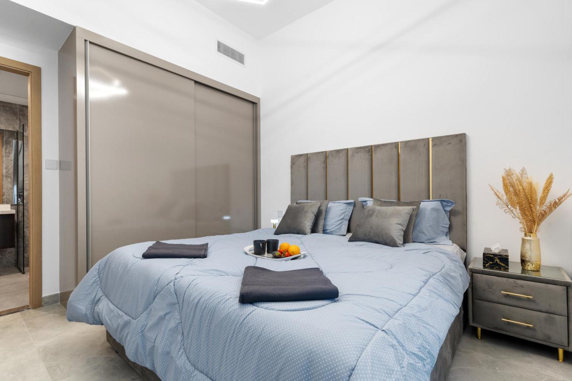 Waves - Cityscape Balcony Views And Cozy Comfort In * Dubai