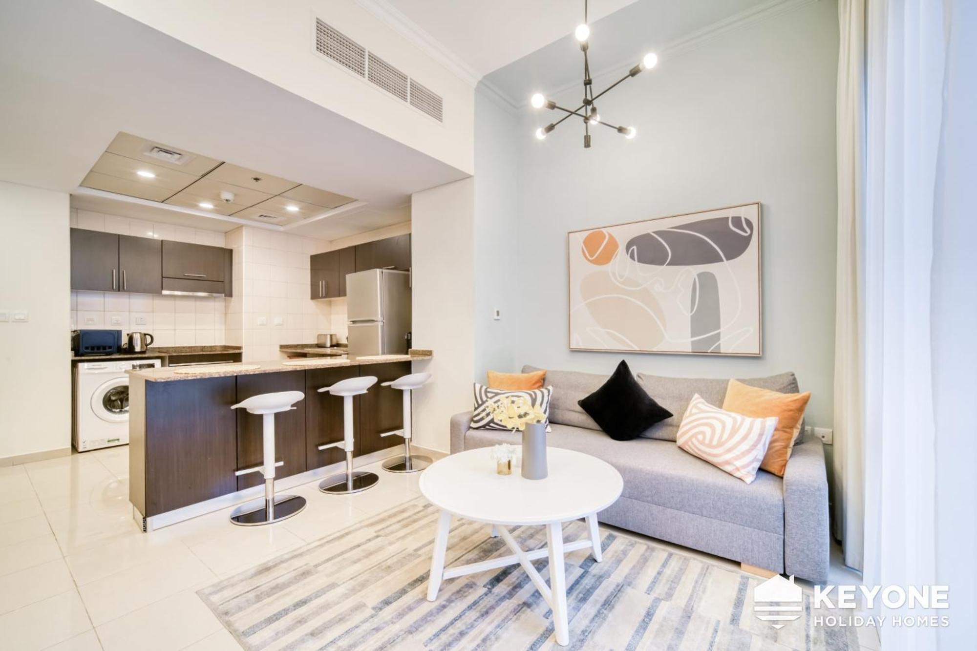 Contemporary One Bedroom 3 Apartment
