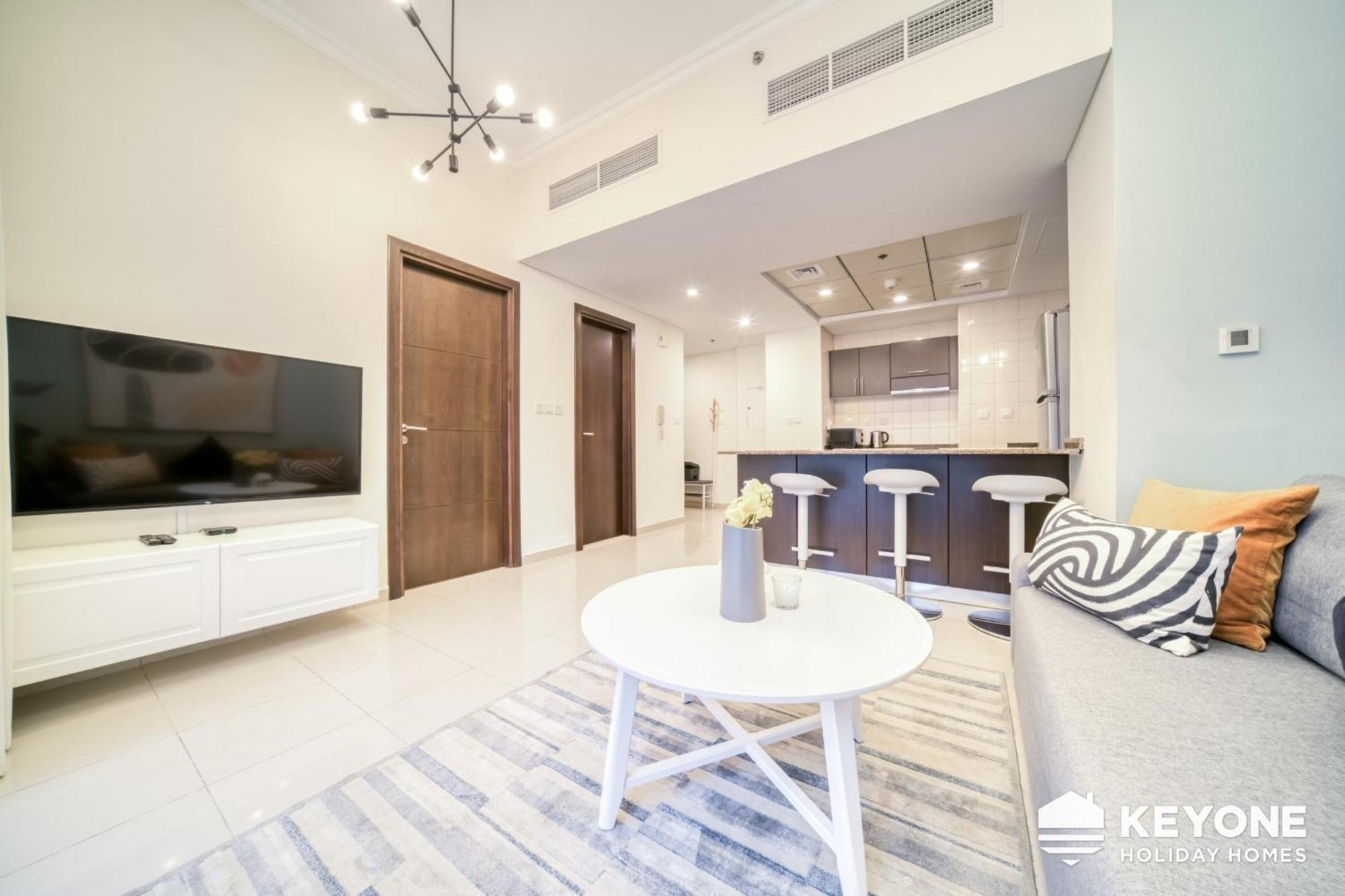 Contemporary One Bedroom 3 Apartment Dubai
