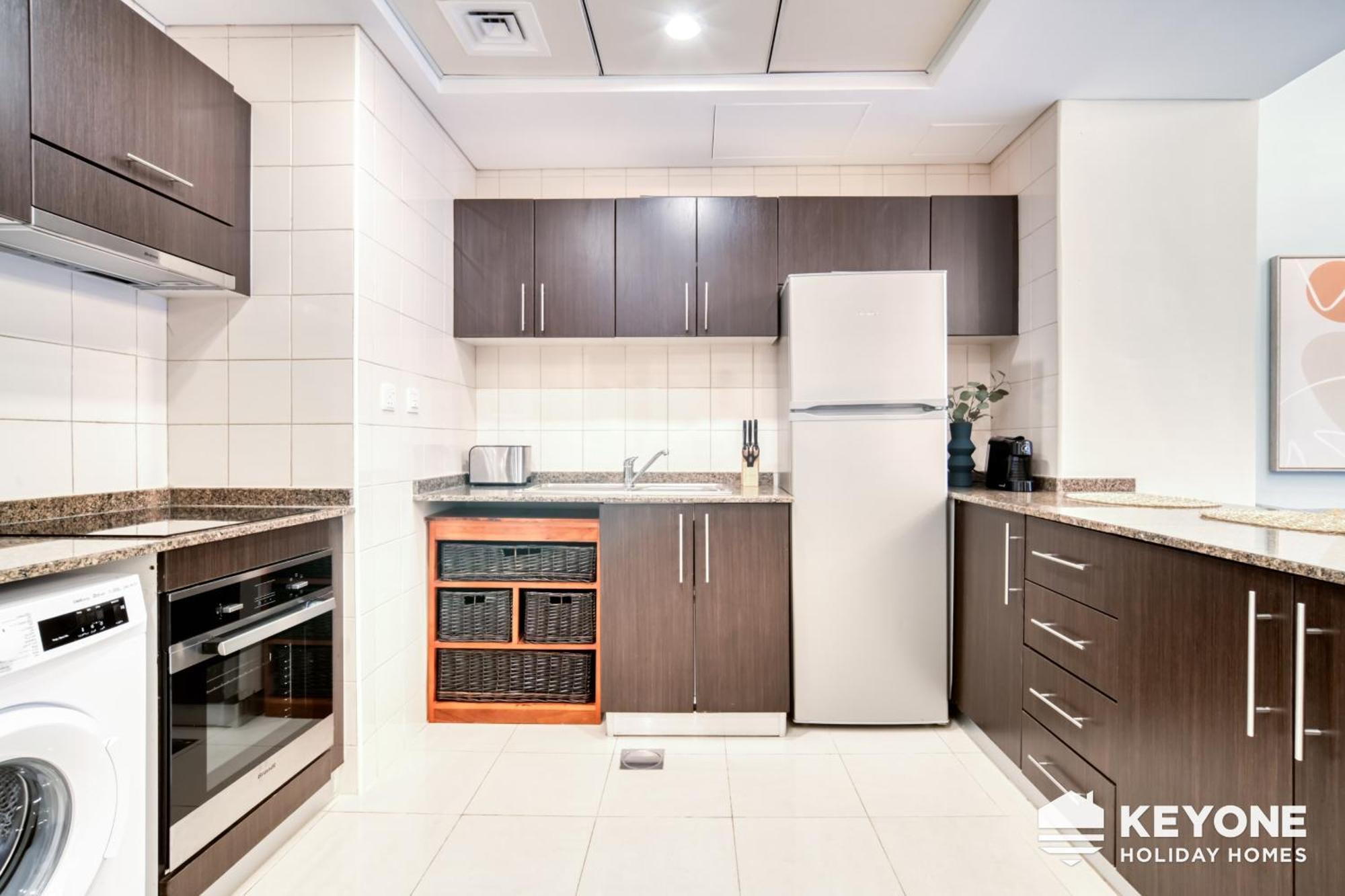 Contemporary One Bedroom 3 Apartment