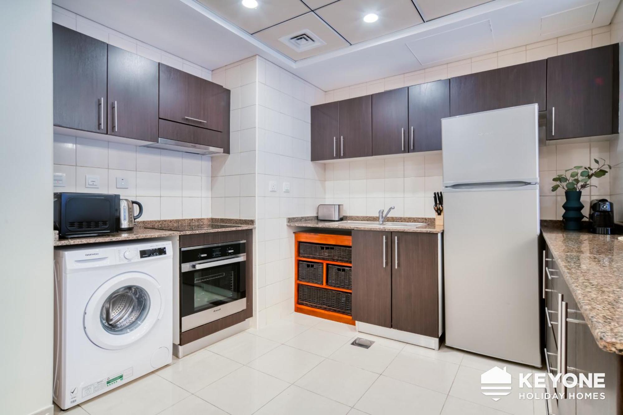 Contemporary One Bedroom 3 Apartment *