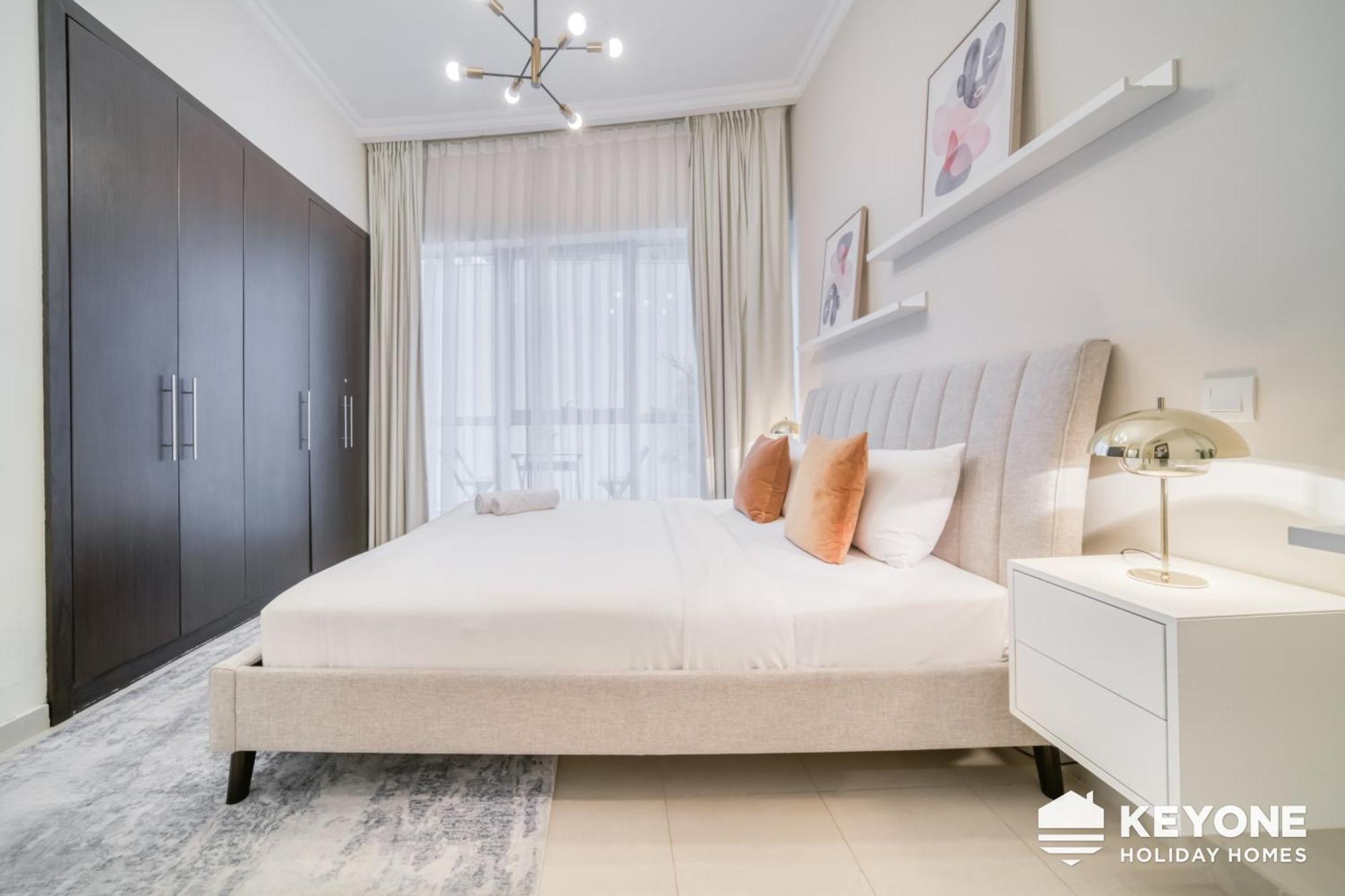 Contemporary One Bedroom 3 Apartment Dubai