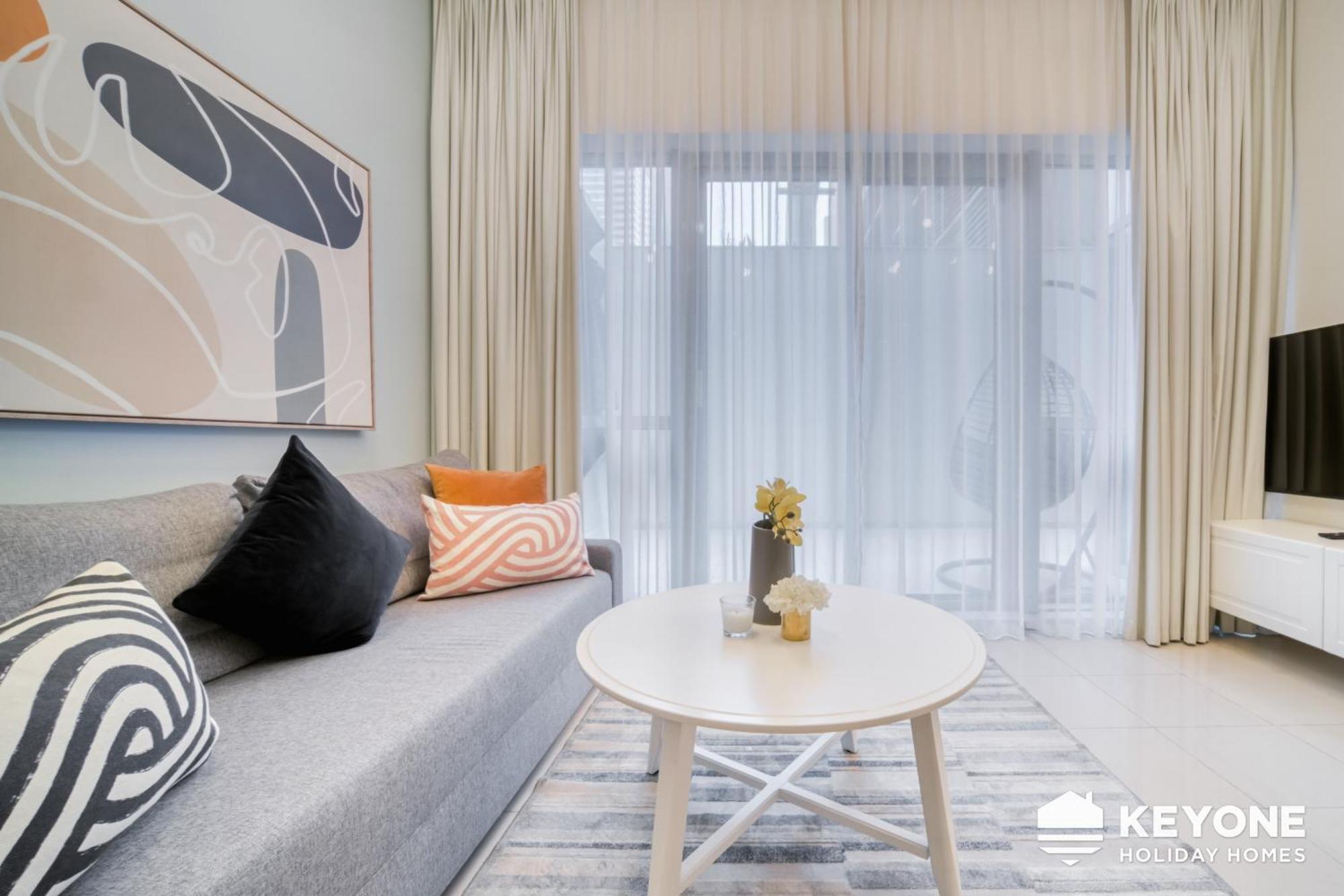 Contemporary One Bedroom 3 *
