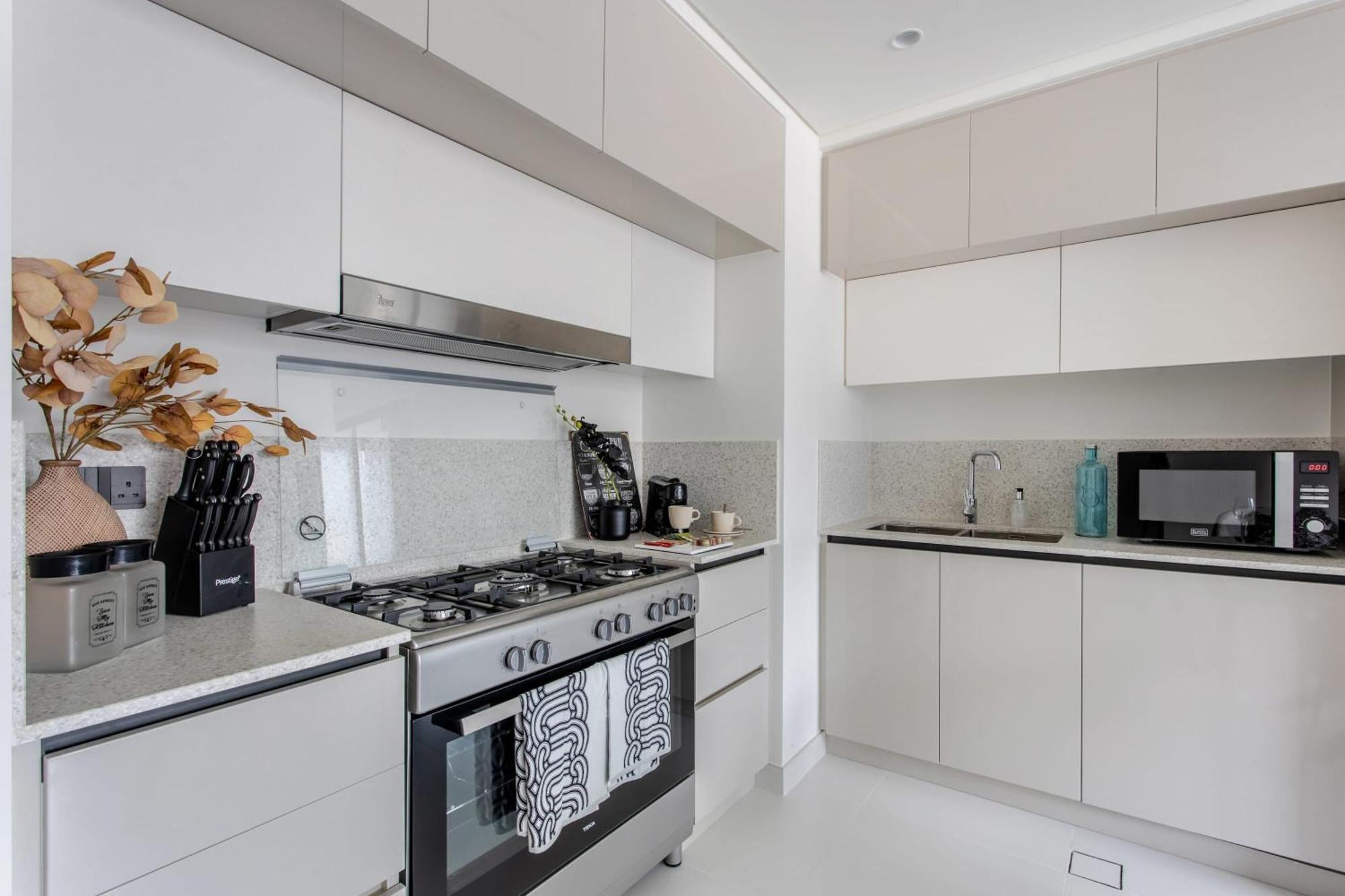Apartment Frank Porter - Marina Vista Podium 3 *
