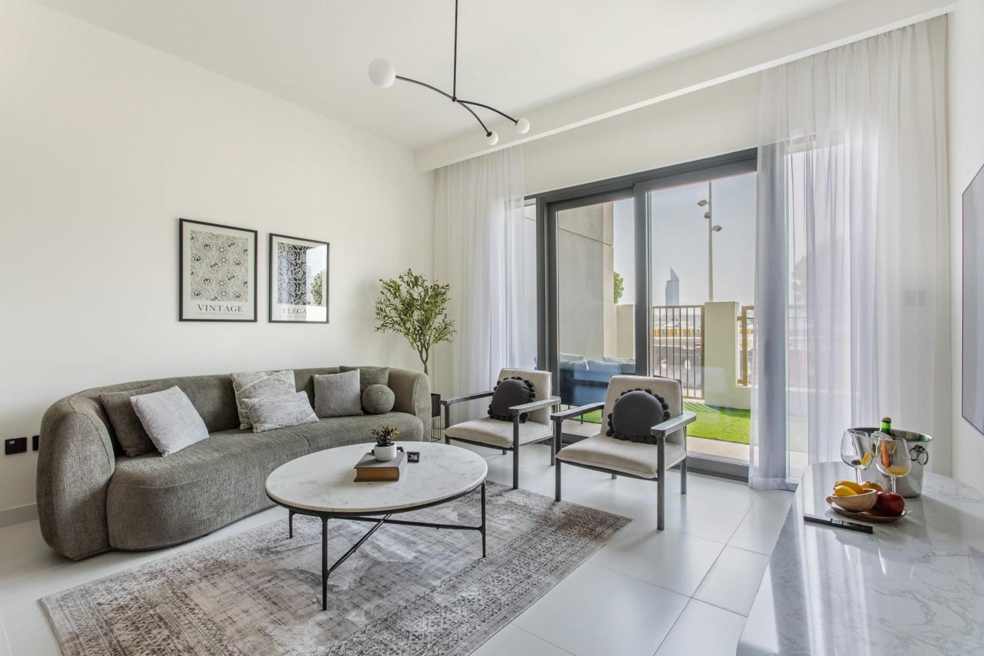 Frank Porter - Marina Vista Podium 3 Apartment Dubai