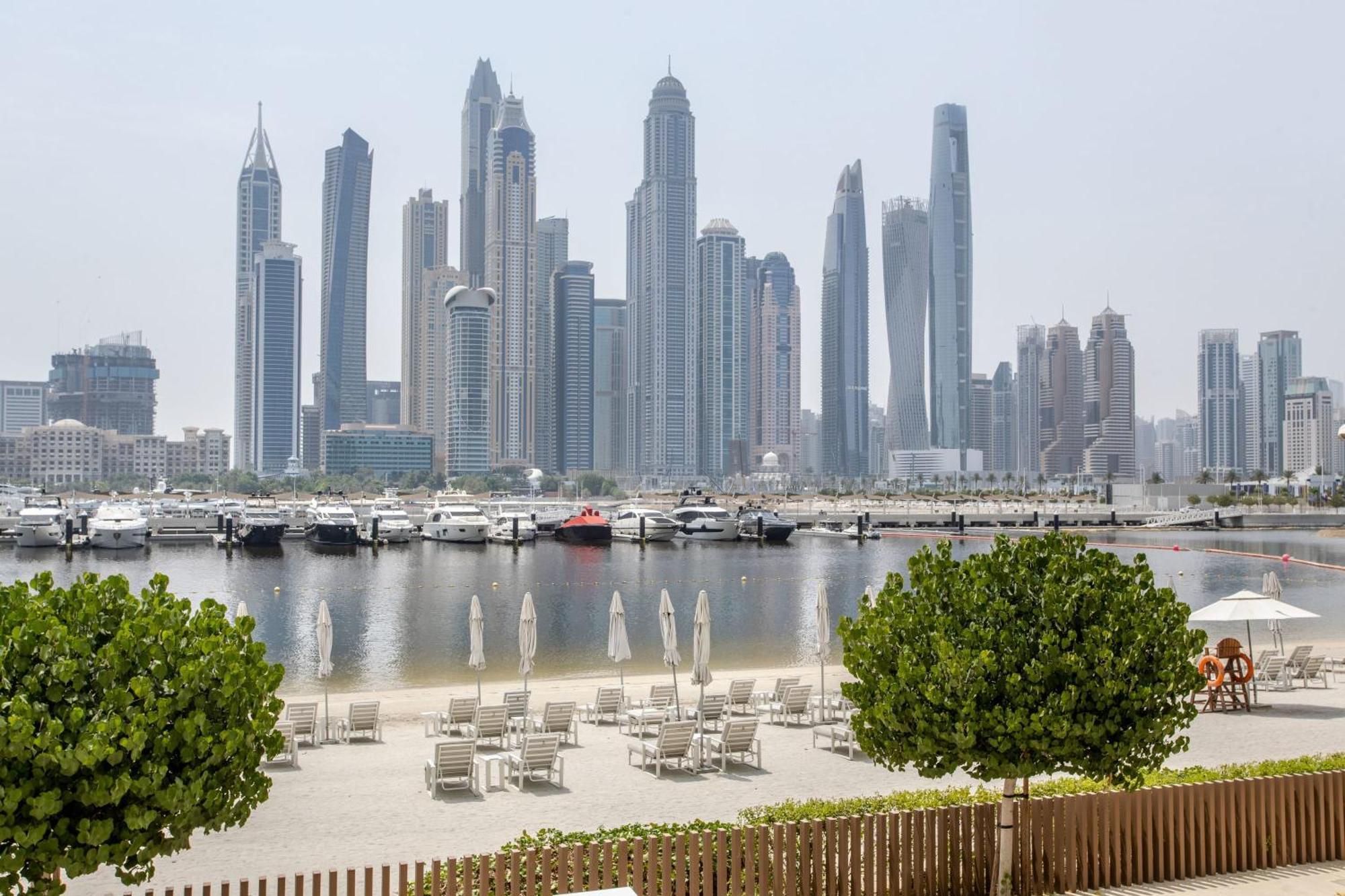 Frank Porter - Marina Vista Podium 3 * Dubai