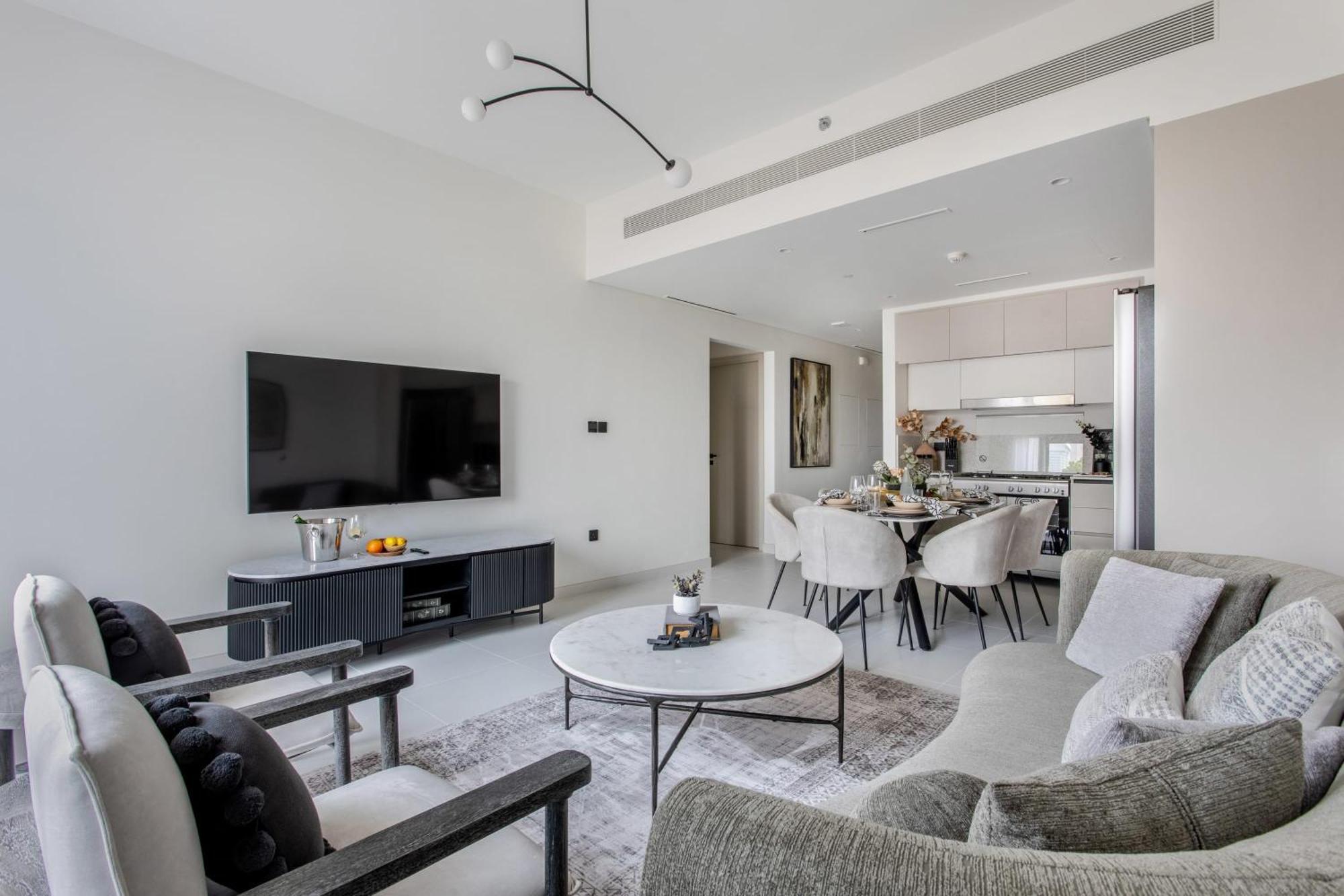 Frank Porter - Marina Vista Podium 3 Apartment