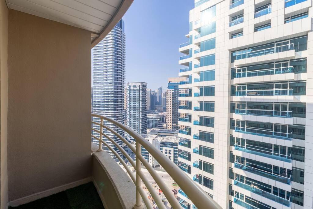 Luxury 3 Bedroom Near In Marina *