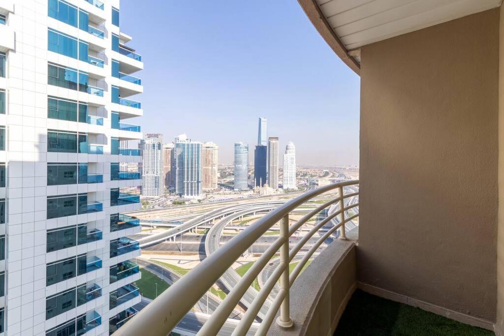 Apartment Luxury 3 Bedroom Near In Marina *