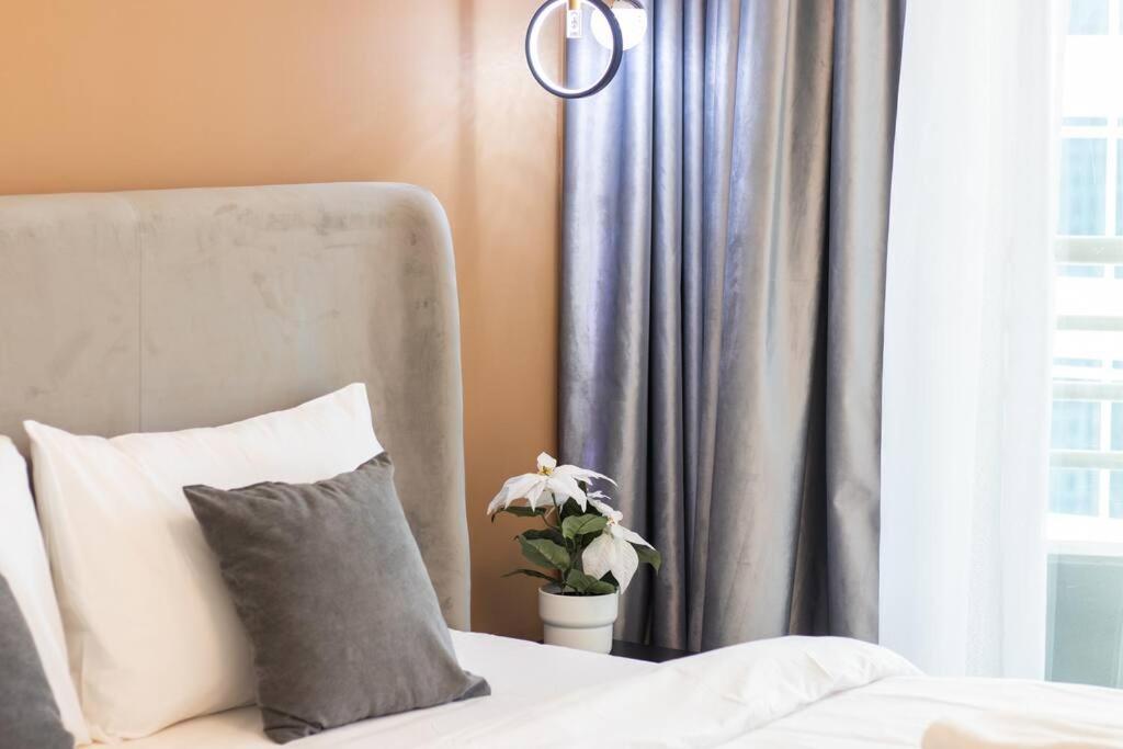 Luxury 3 Bedroom Near In Marina