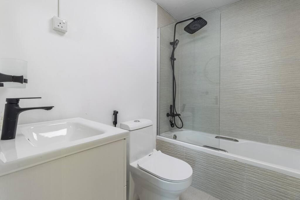 Apartment Luxury 3 Bedroom Near In Marina