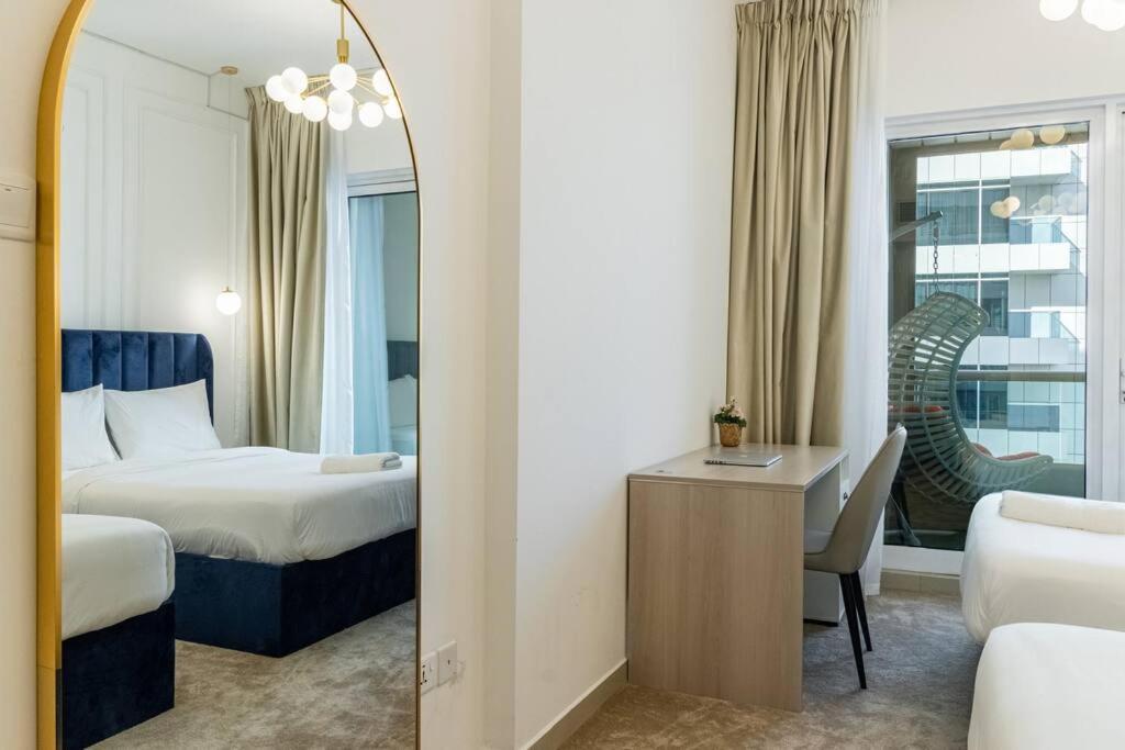 Luxury 3 Bedroom Near In Marina Apartment Dubai