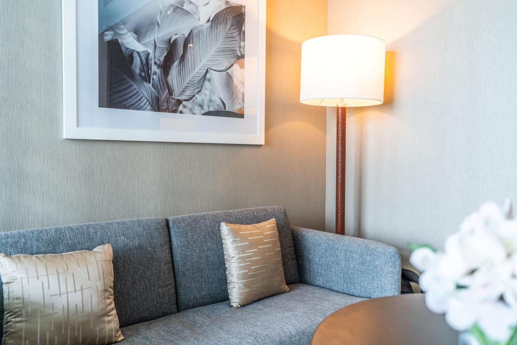 Apartment Aliving Stylish At Damac Prive With Balcony And Partial Burj Khalifa View-1315