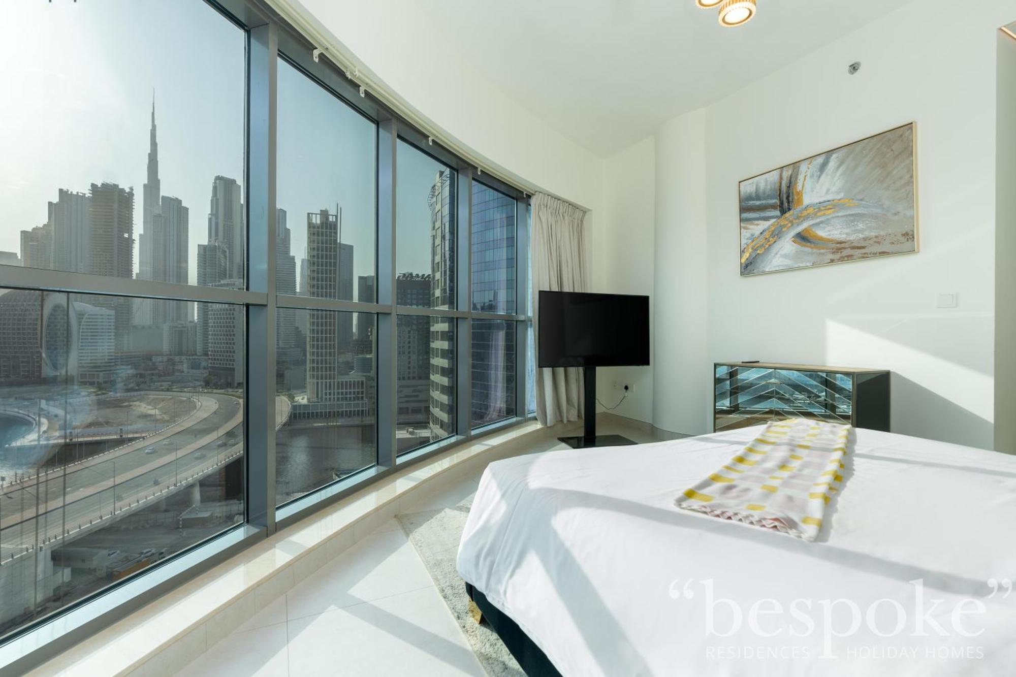 Apartment Bespoke - The Bay Residence, Stunning Views Dubai