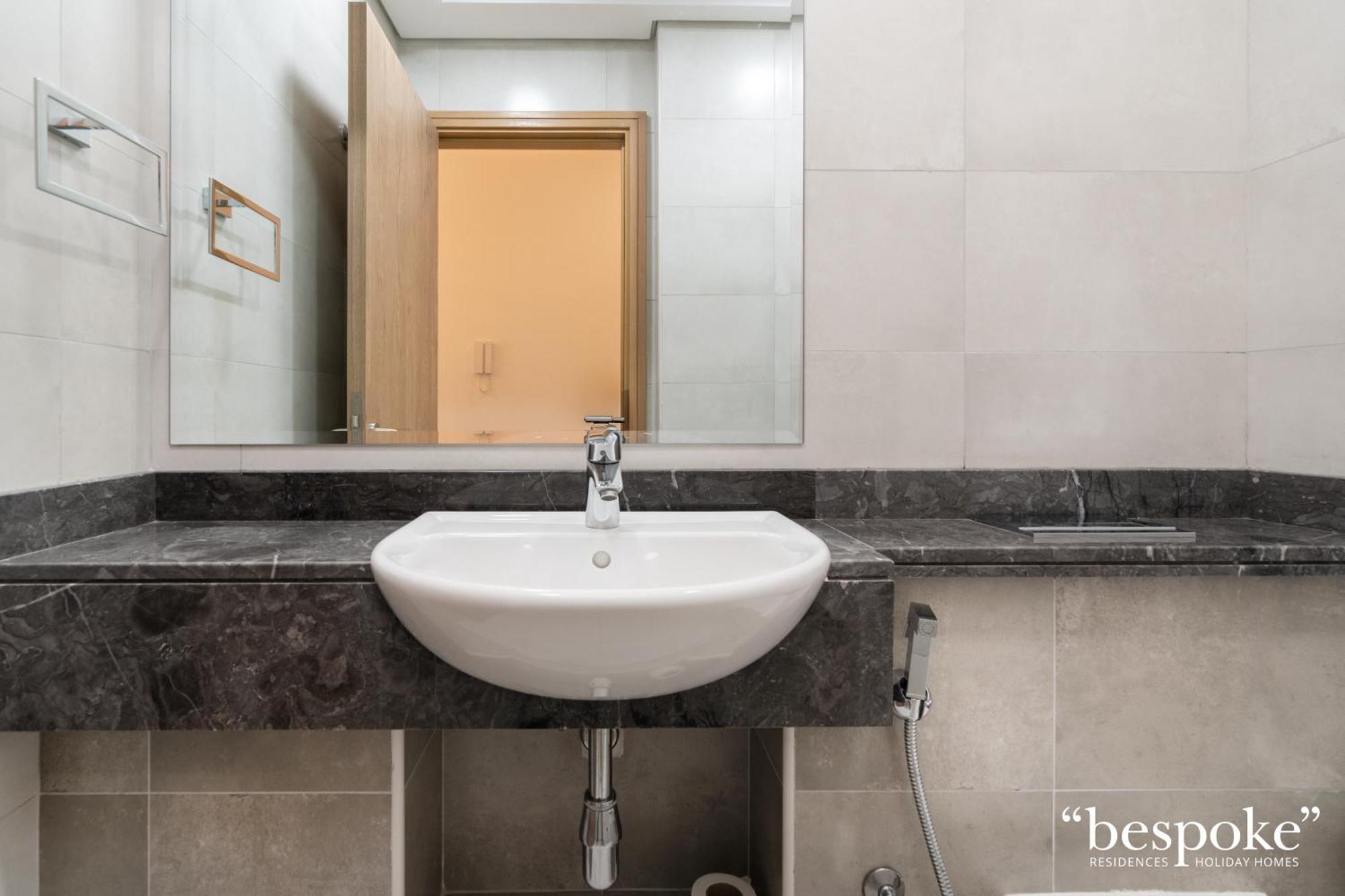 Bespoke - The Bay Residence, Stunning Views Apartment