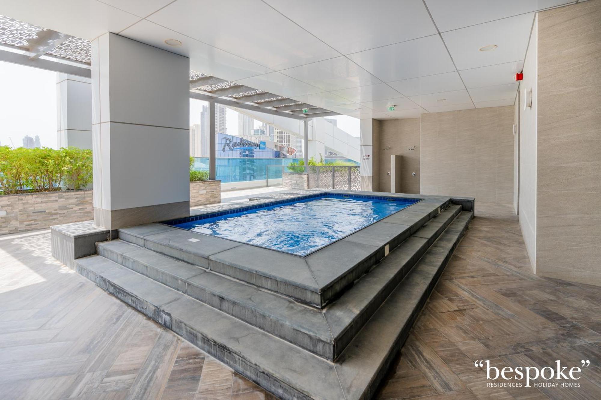Bespoke - The Bay Residence, Stunning Views Apartment