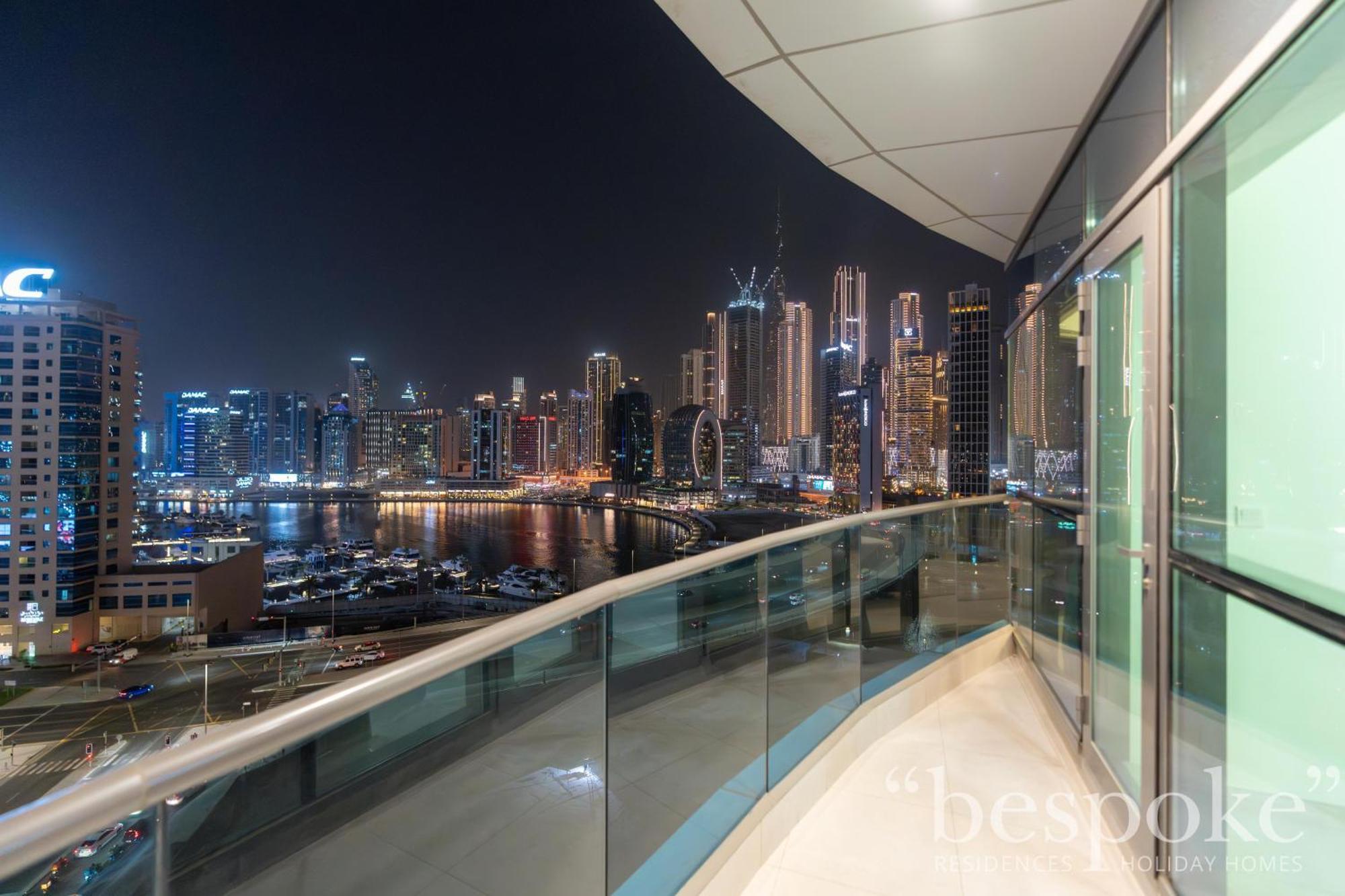 Apartment Bespoke - The Bay Residence, Stunning Views Dubai