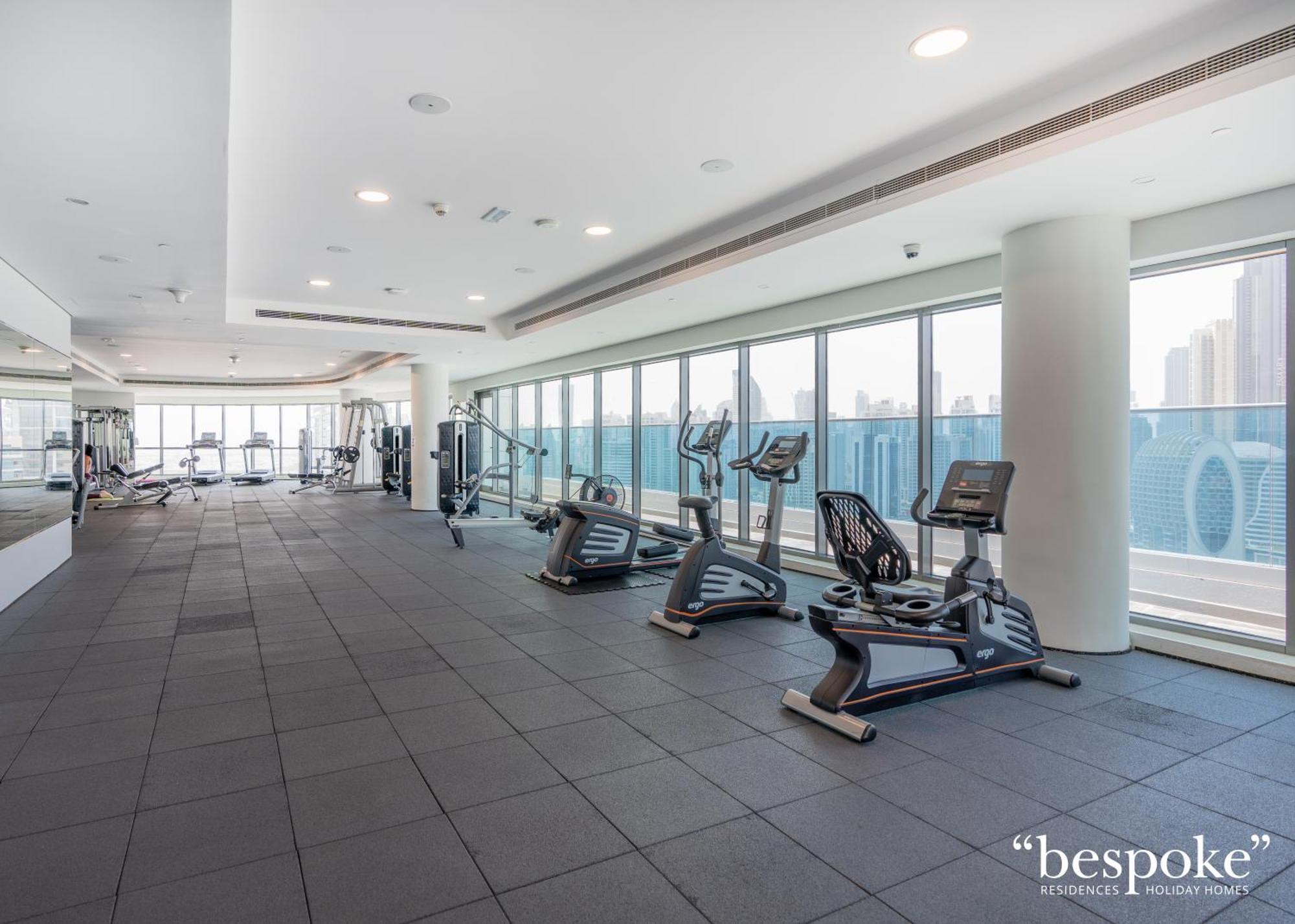 Bespoke - The Bay Residence, Stunning Views Apartment Dubai
