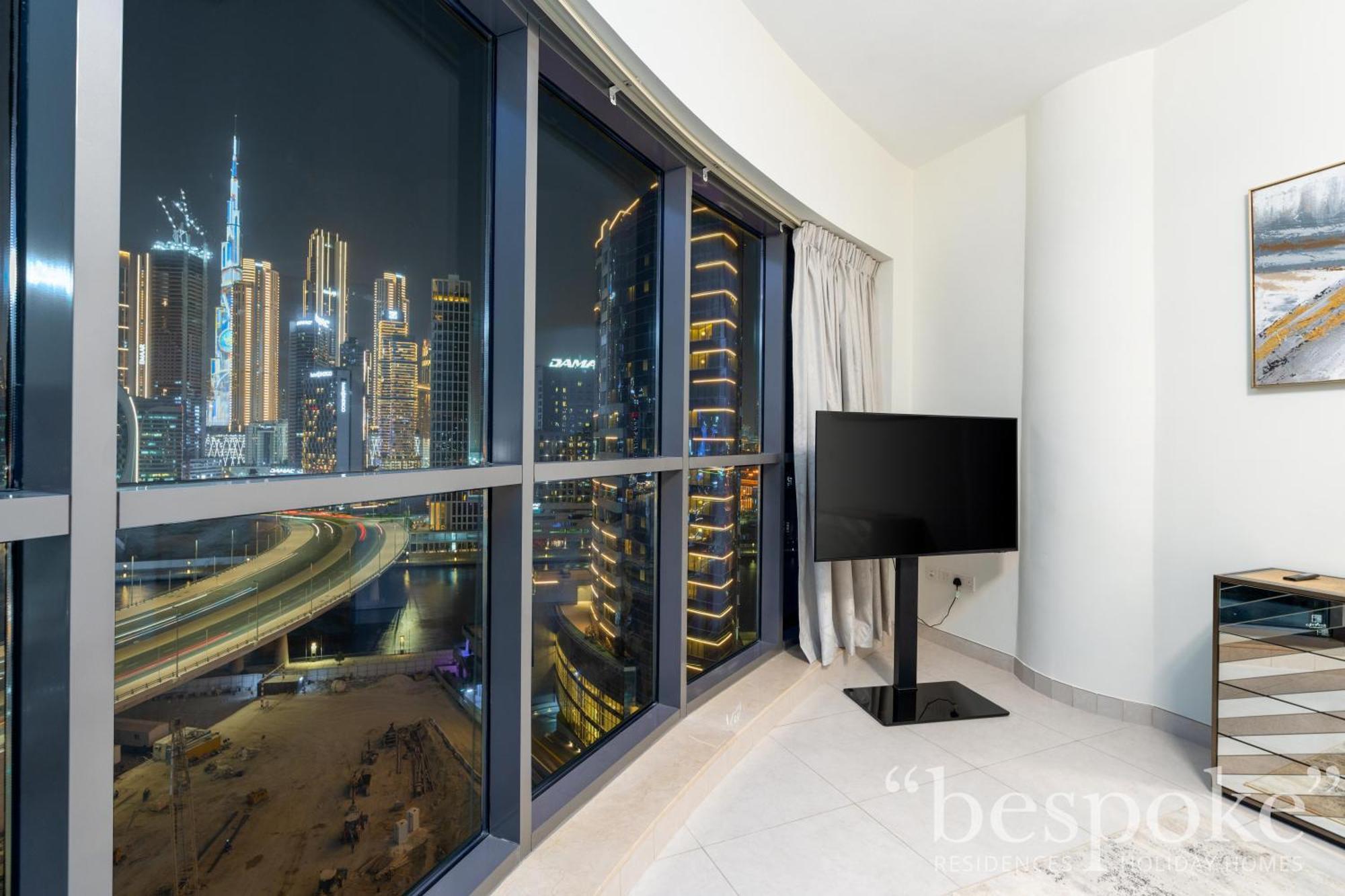 Bespoke - The Bay Residence, Stunning Views Apartment Dubai