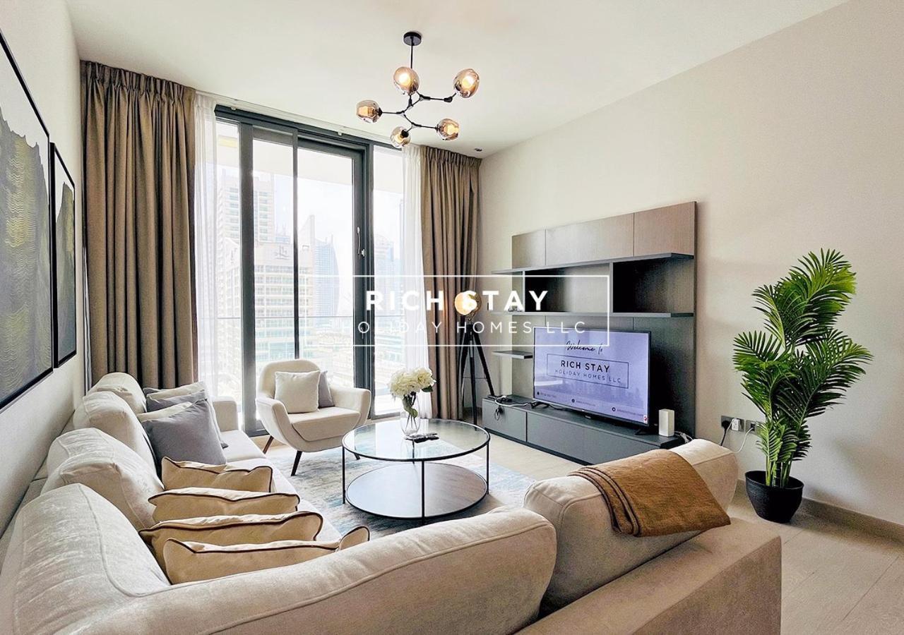 Apartment Glamorous 2br In Liv Residences, Marina Dubai